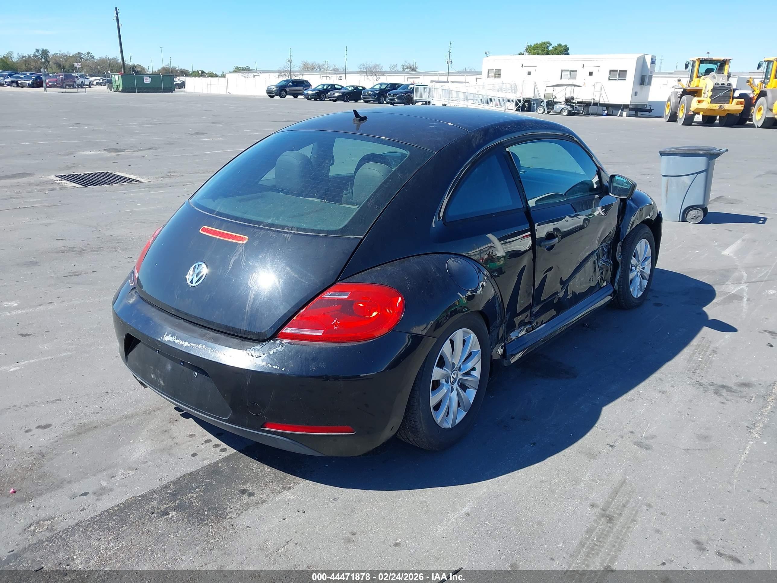 VOLKSWAGEN BEETLE image 4