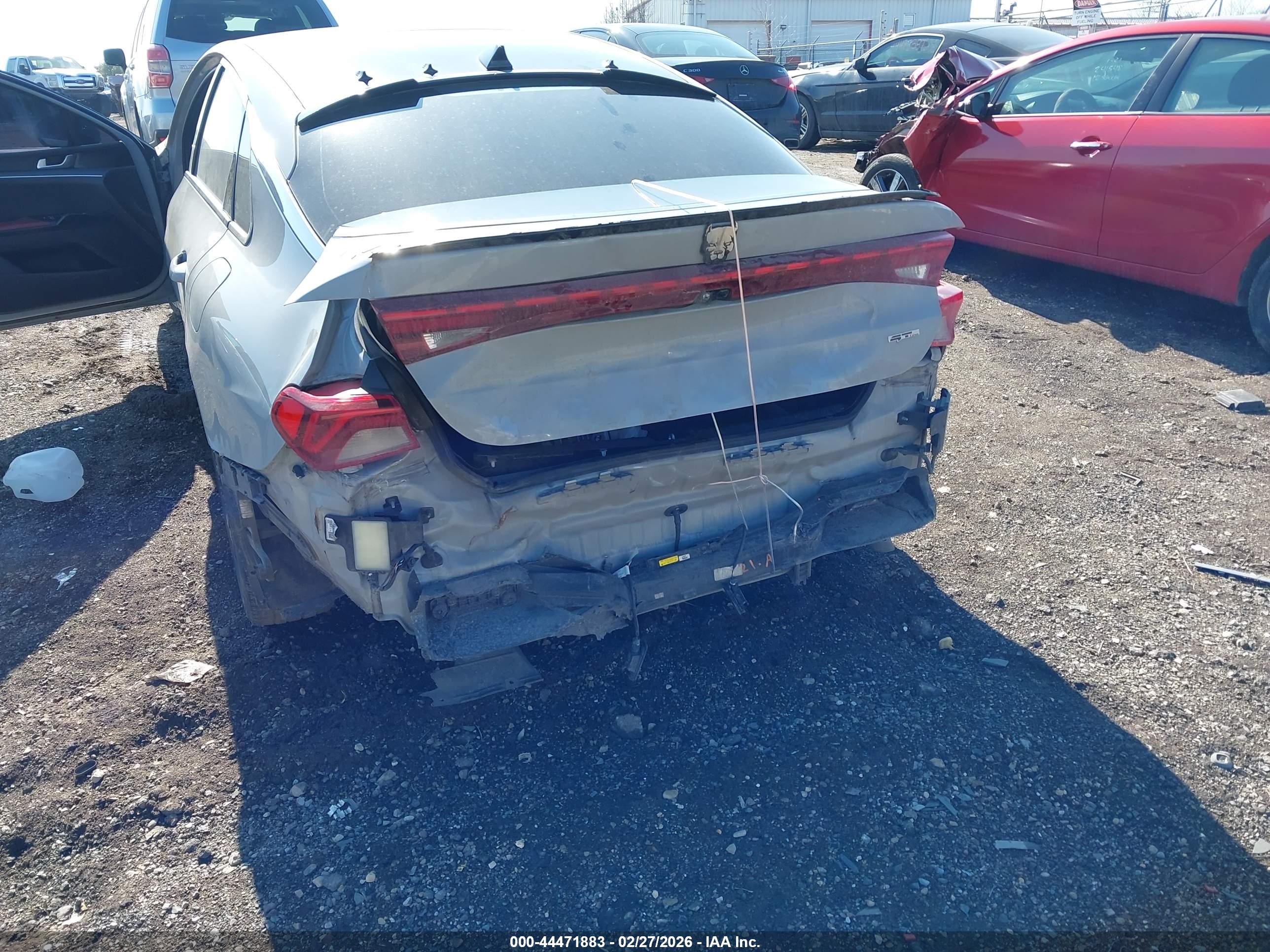 KIA K5 image 6