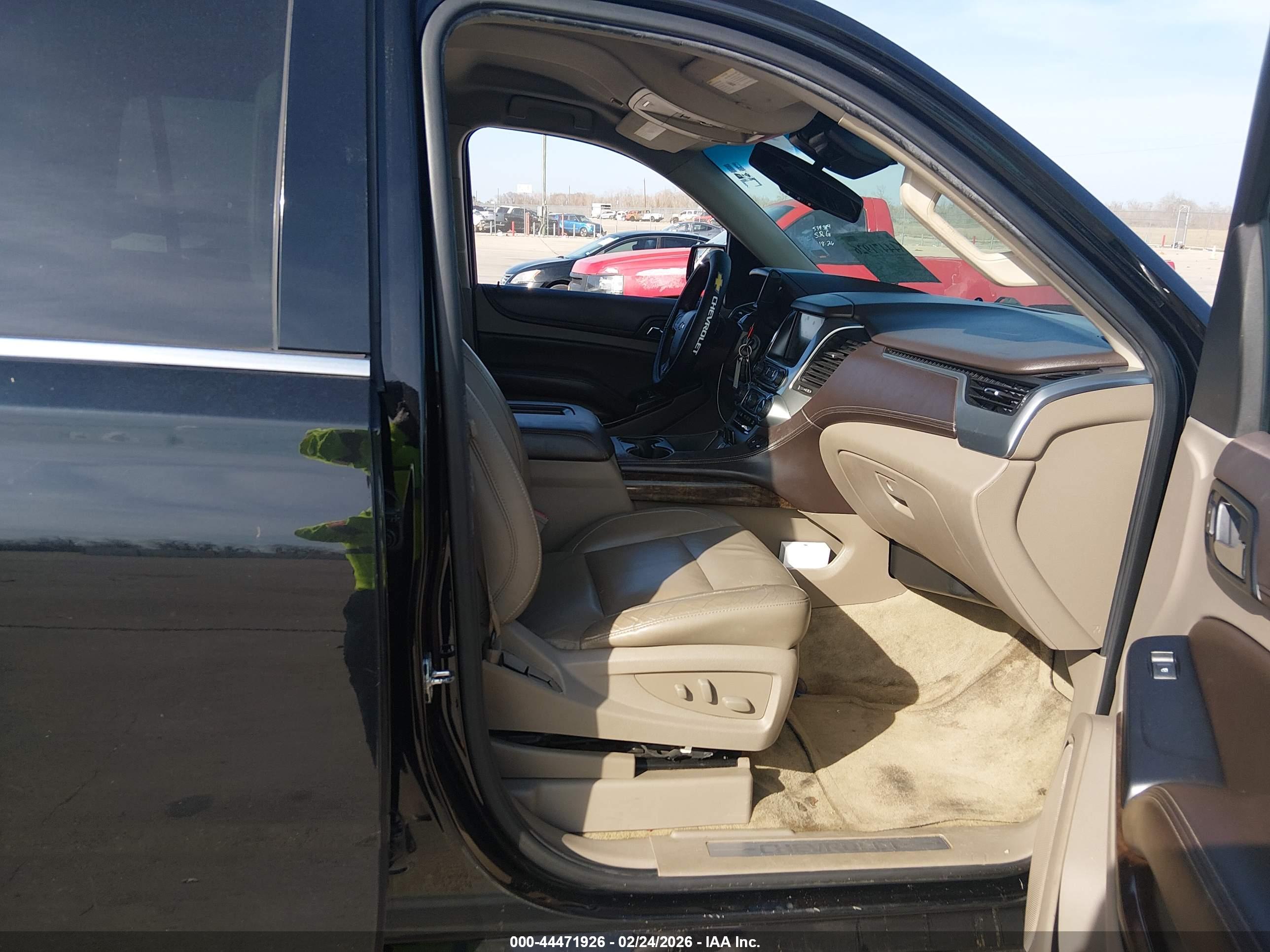 CHEVROLET TAHOE image 5