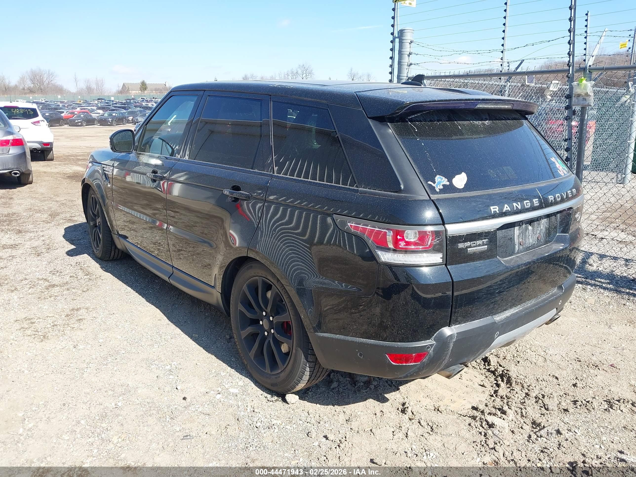 LAND ROVER image 3