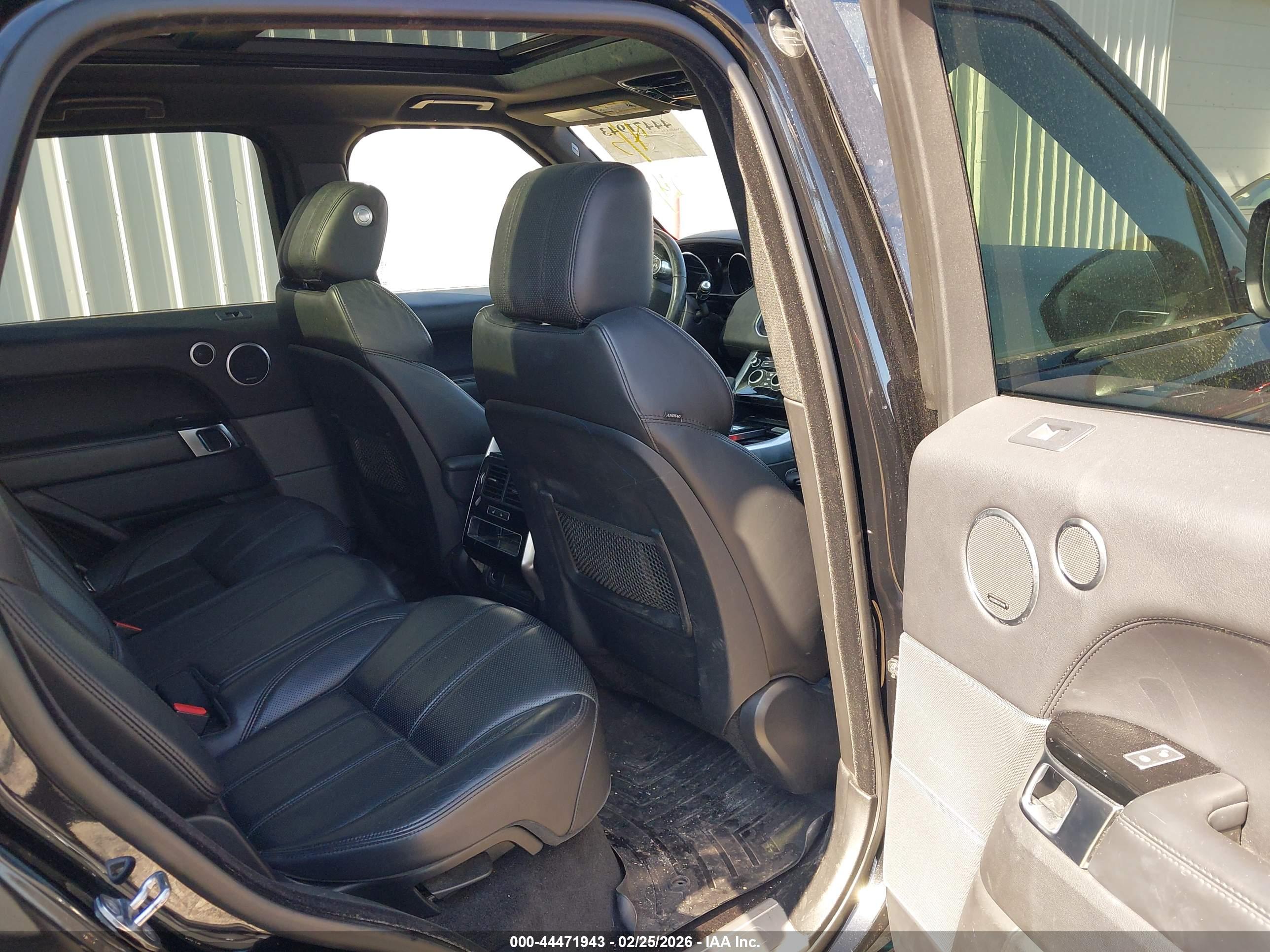 LAND ROVER image 8