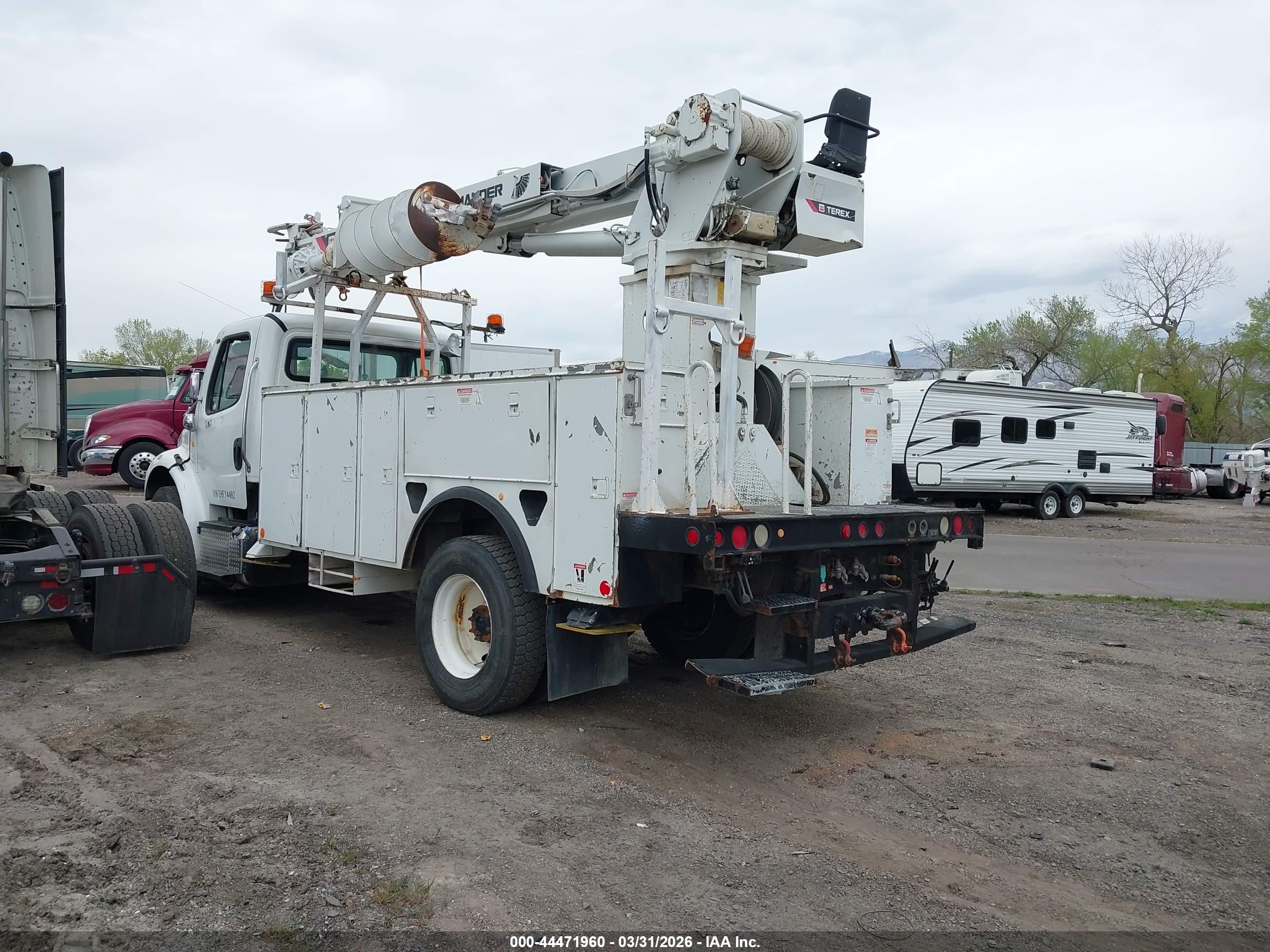 FREIGHTLINER M2 image 3