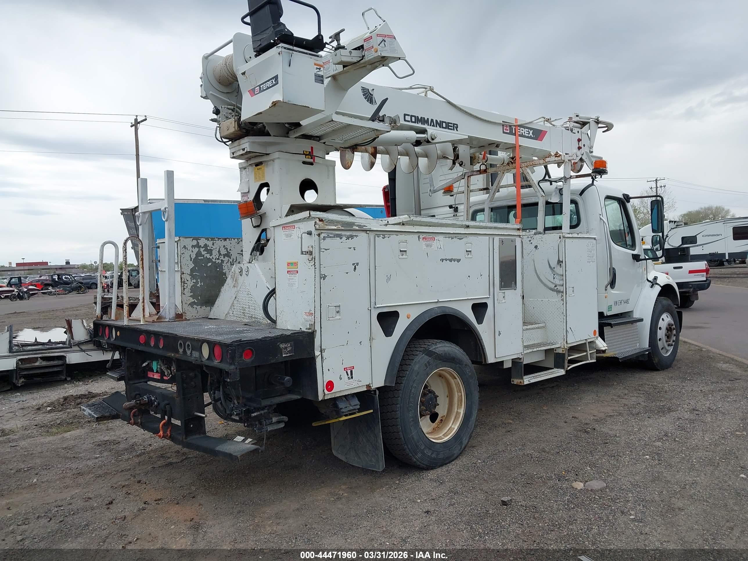 FREIGHTLINER M2 image 4