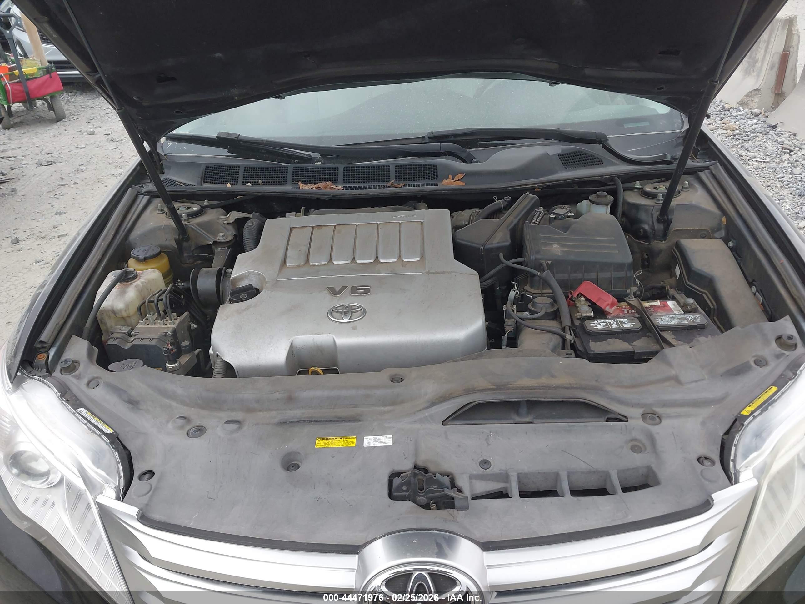 TOYOTA AVALON image 10