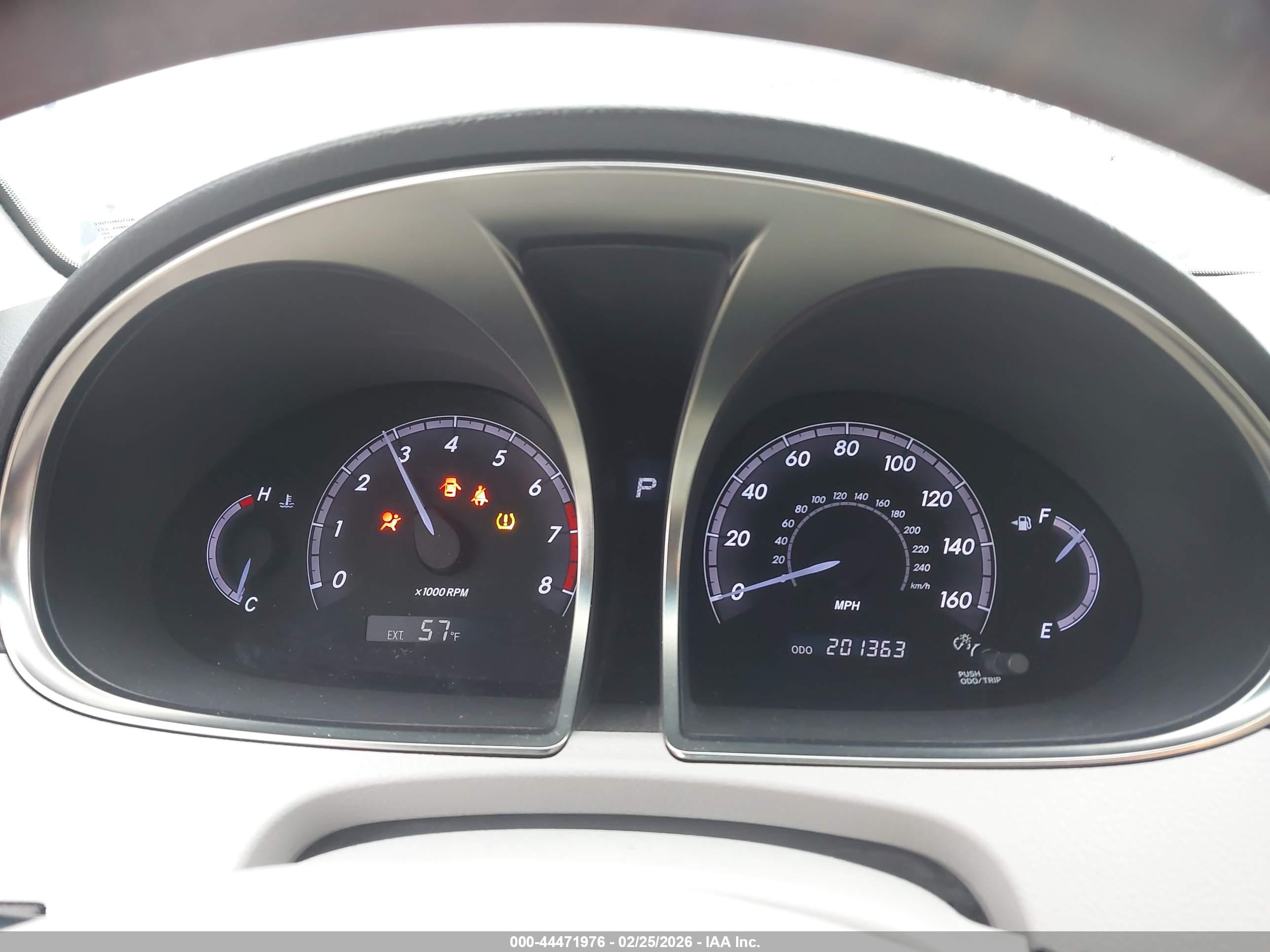 TOYOTA AVALON image 7