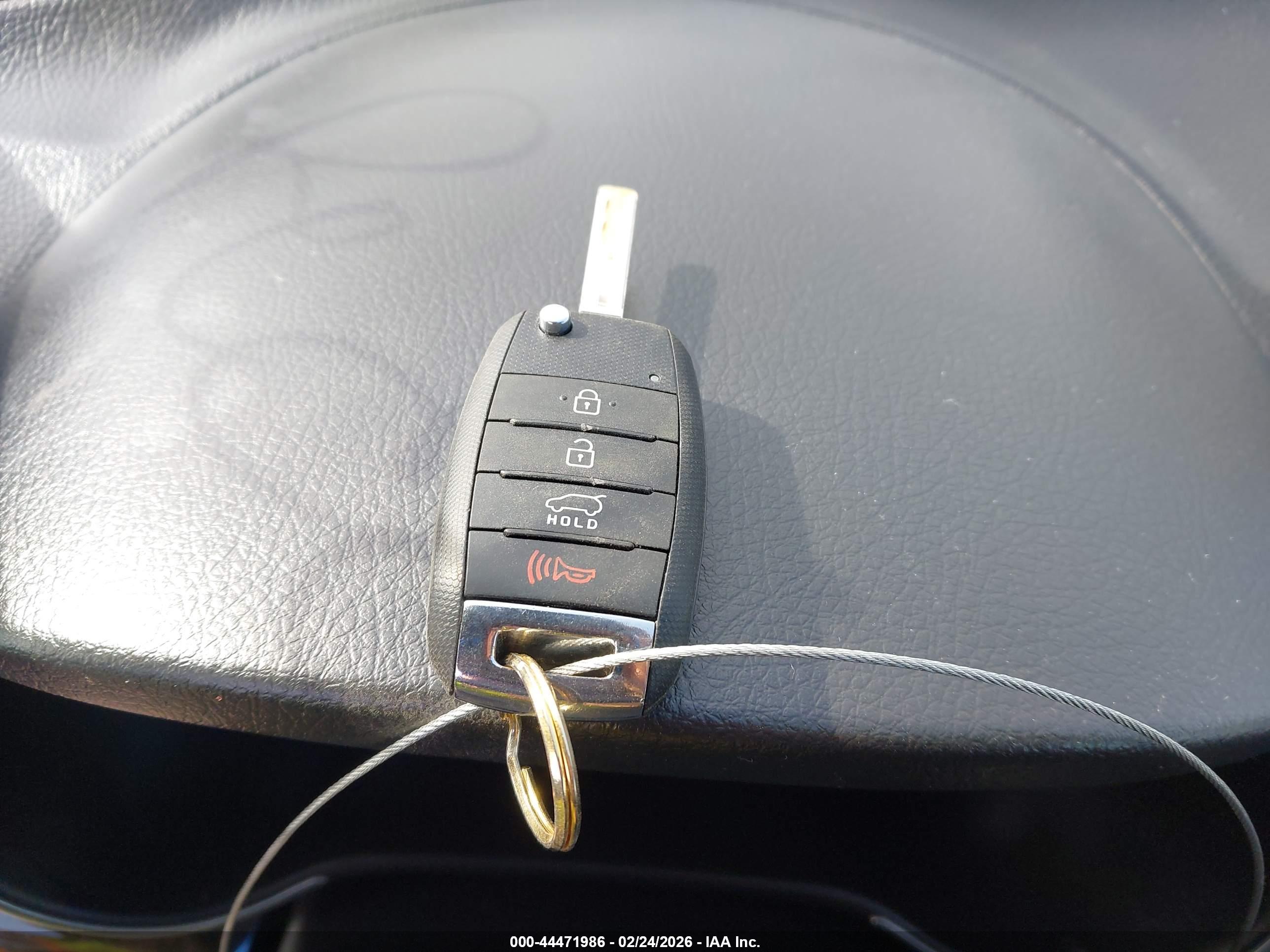 KIA SORENTO image 11