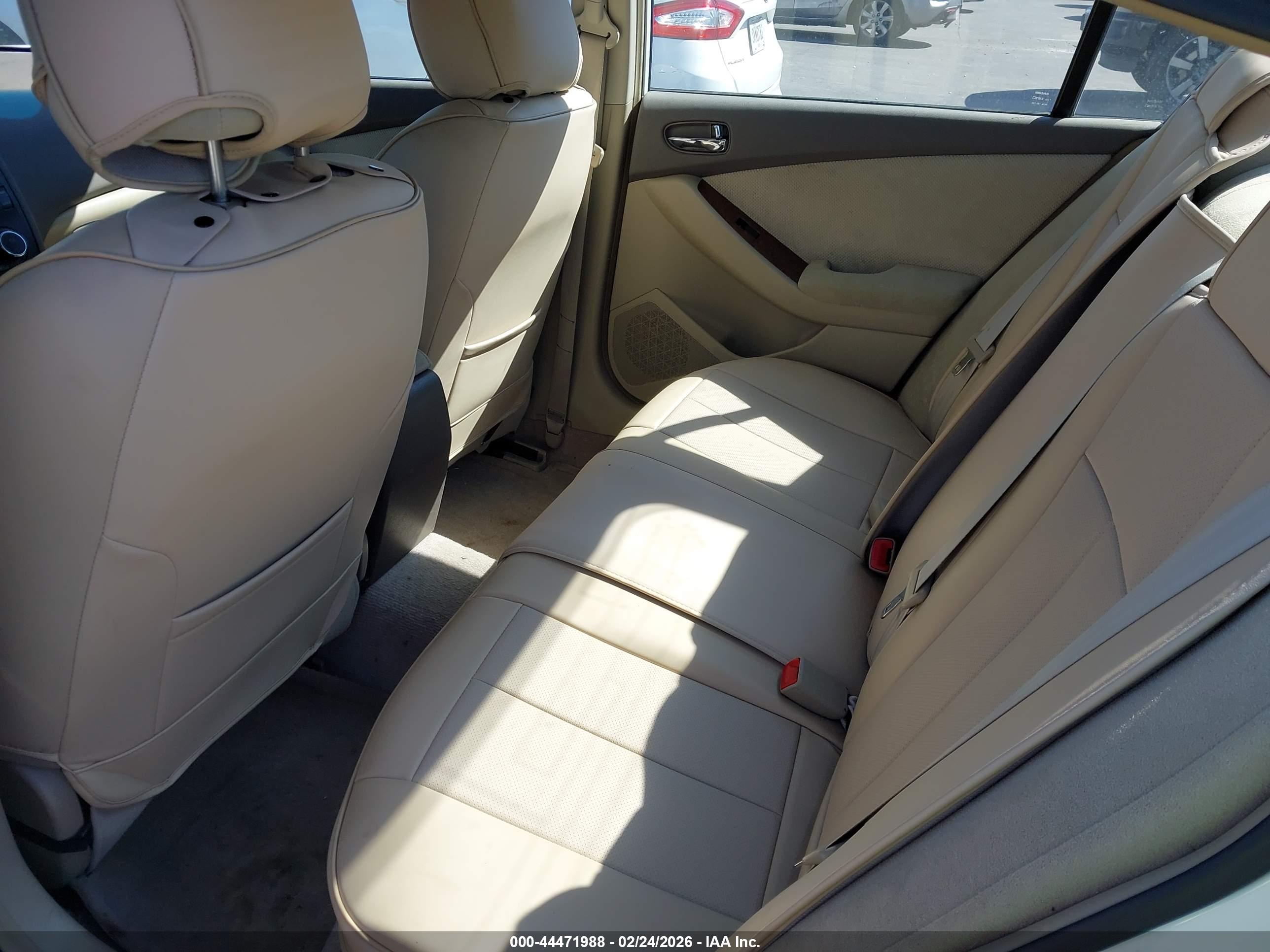 NISSAN ALTIMA image 8