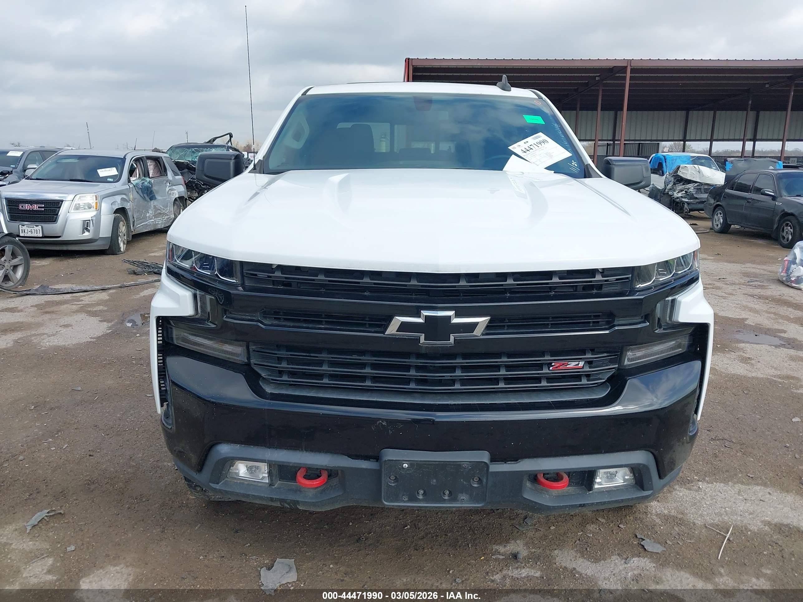 CHEVROLET SILVERADO image 6