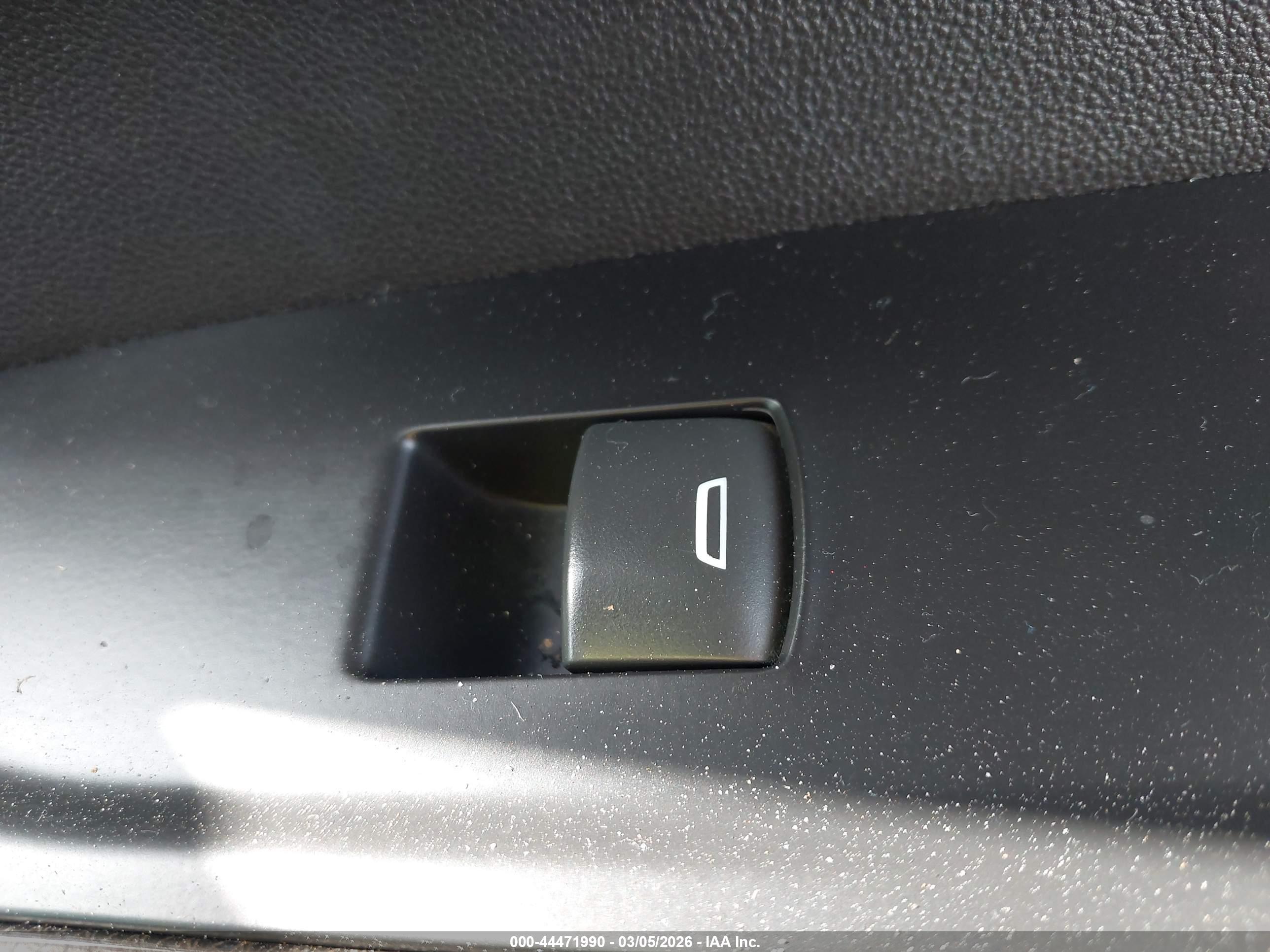 CHEVROLET SILVERADO image 8
