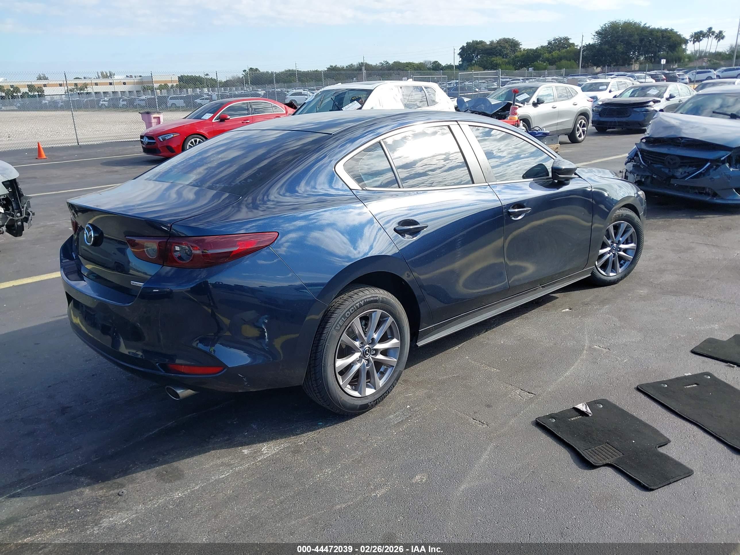 MAZDA MAZDA3 image 4