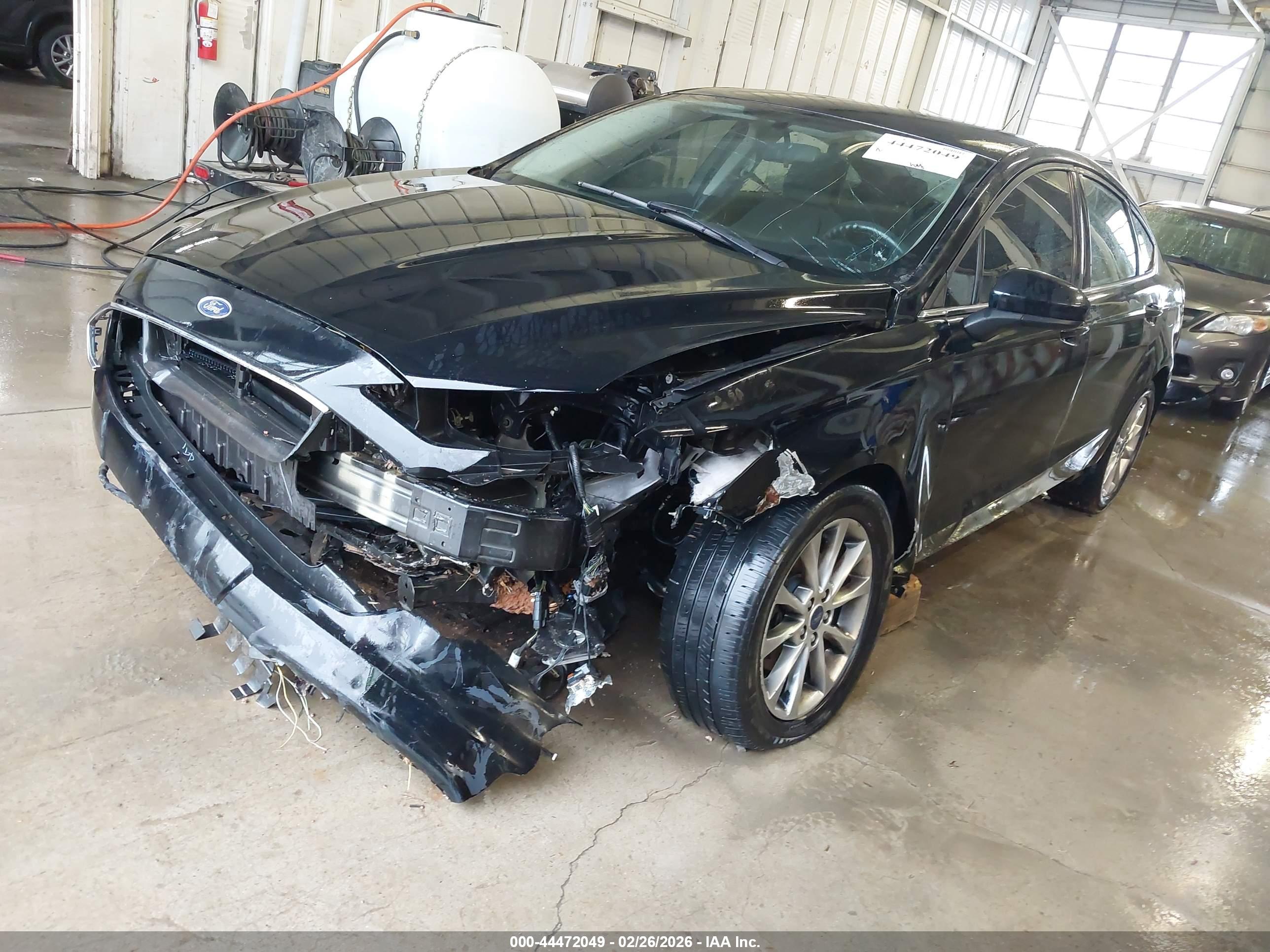 FORD FUSION image 2