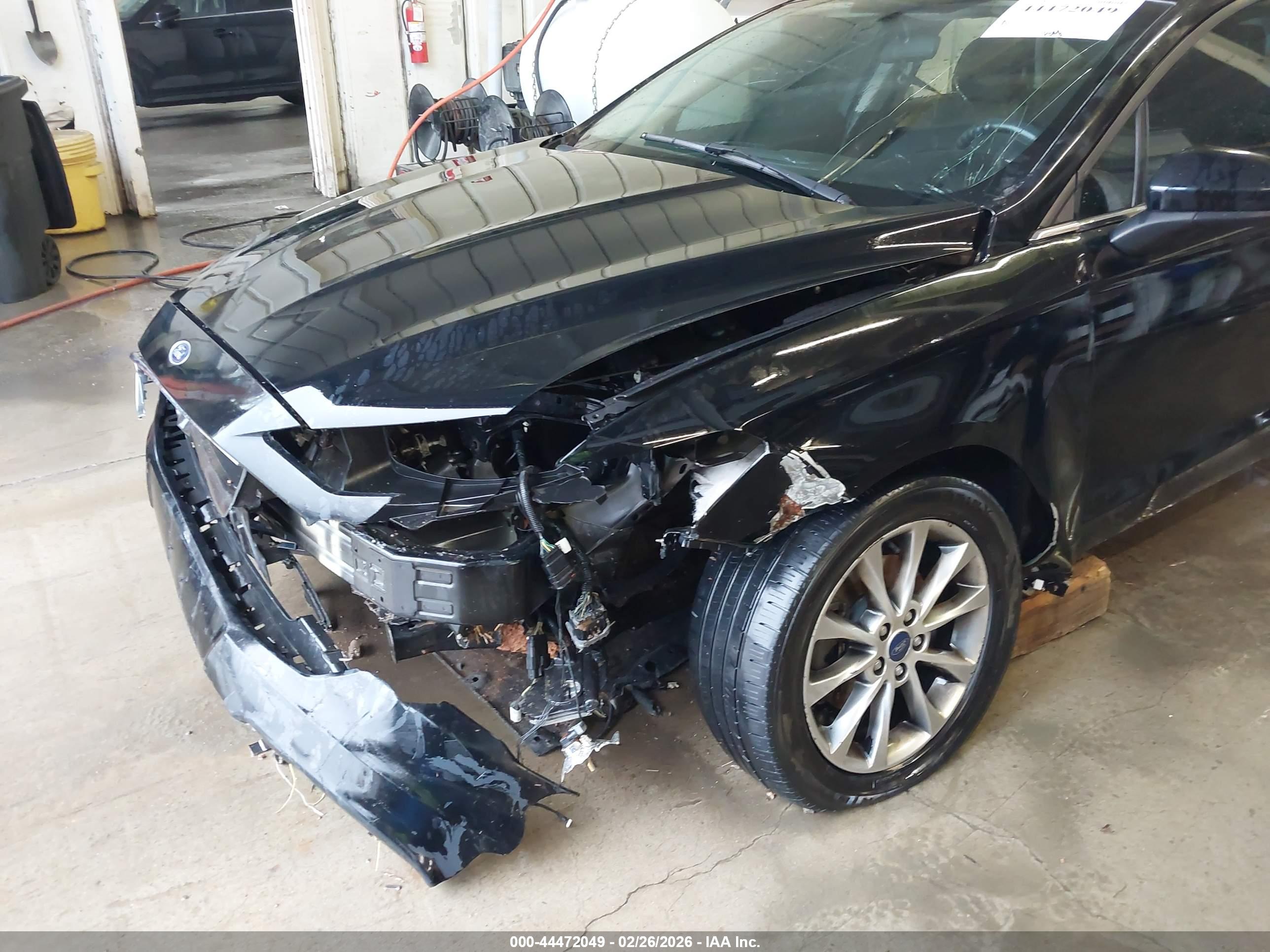 FORD FUSION image 6