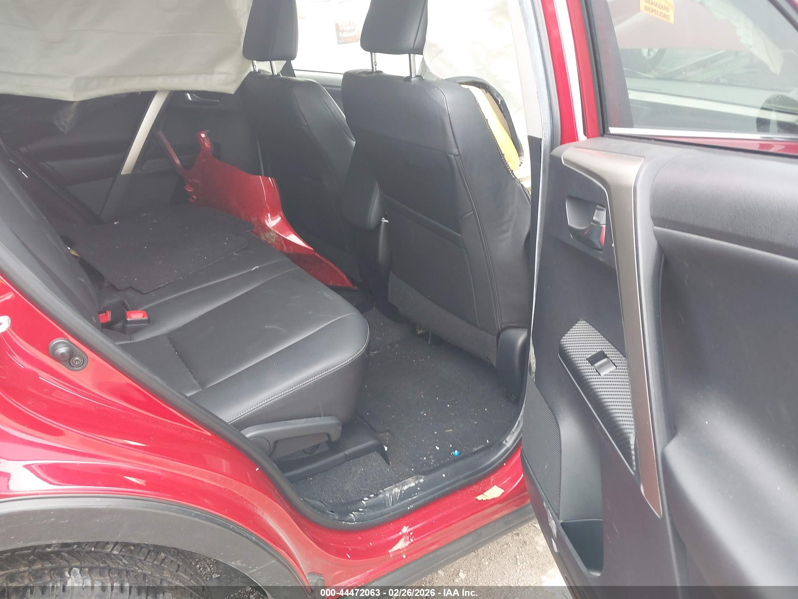 TOYOTA RAV4 image 8