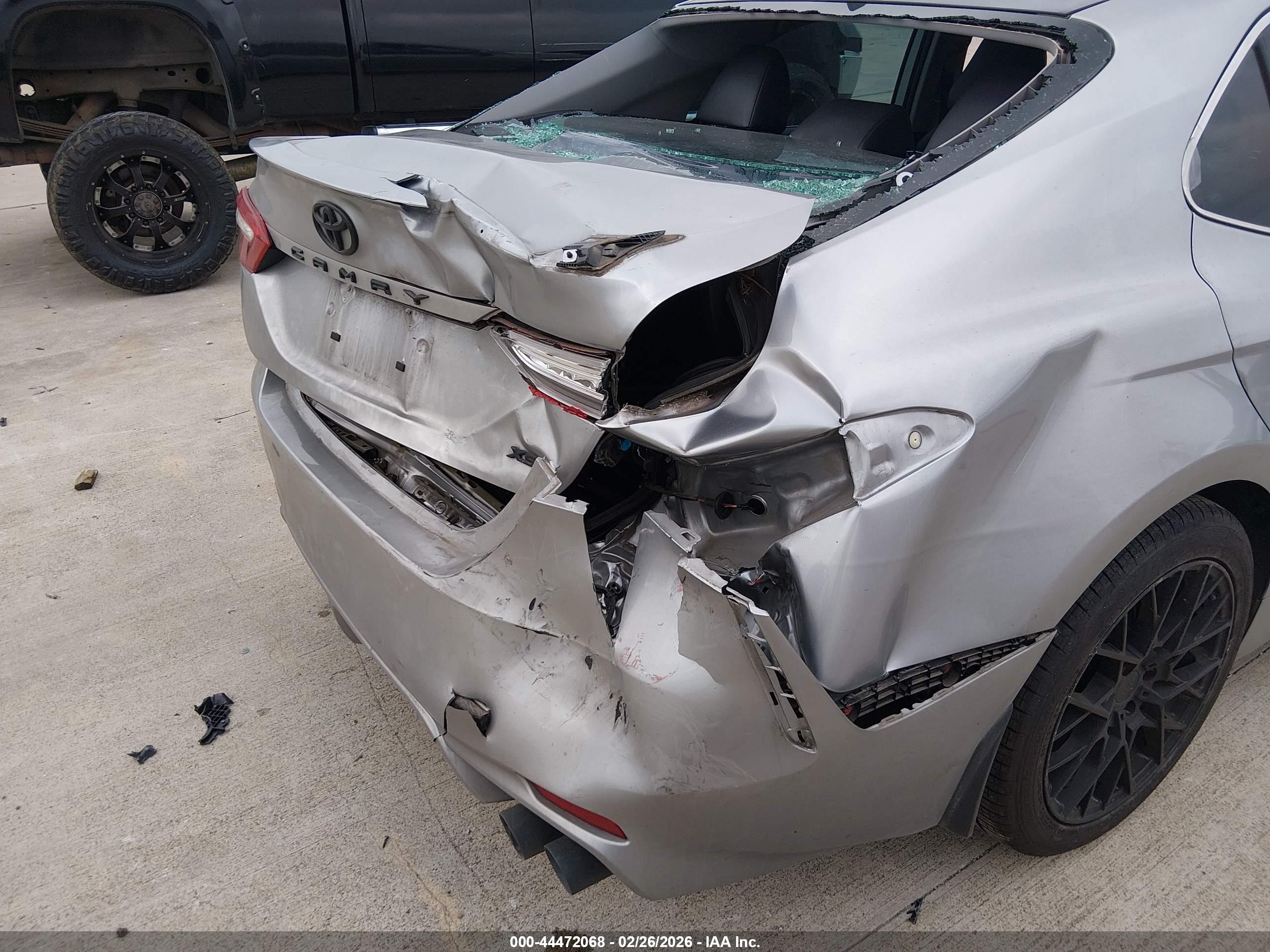TOYOTA CAMRY image 6