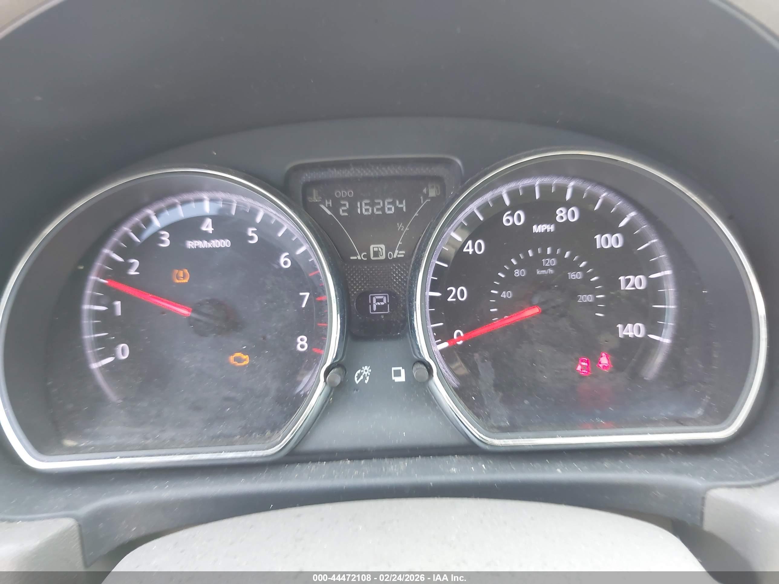 NISSAN VERSA image 7