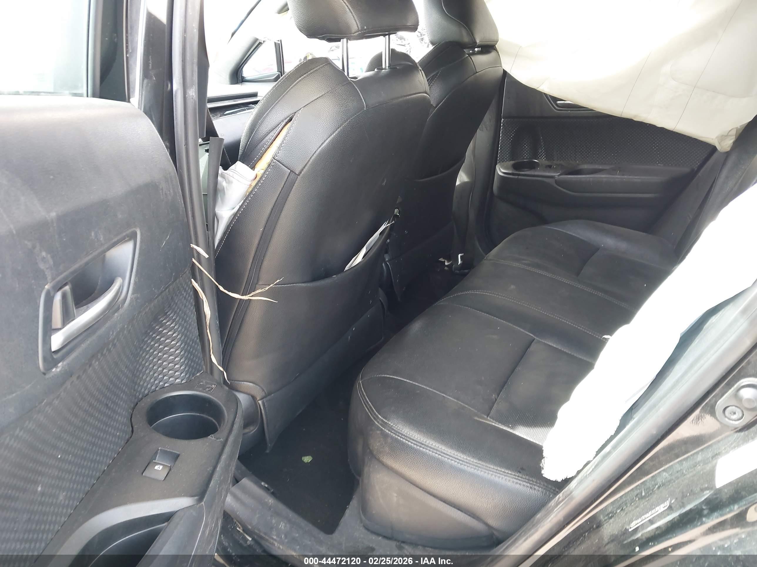 TOYOTA C-HR image 8