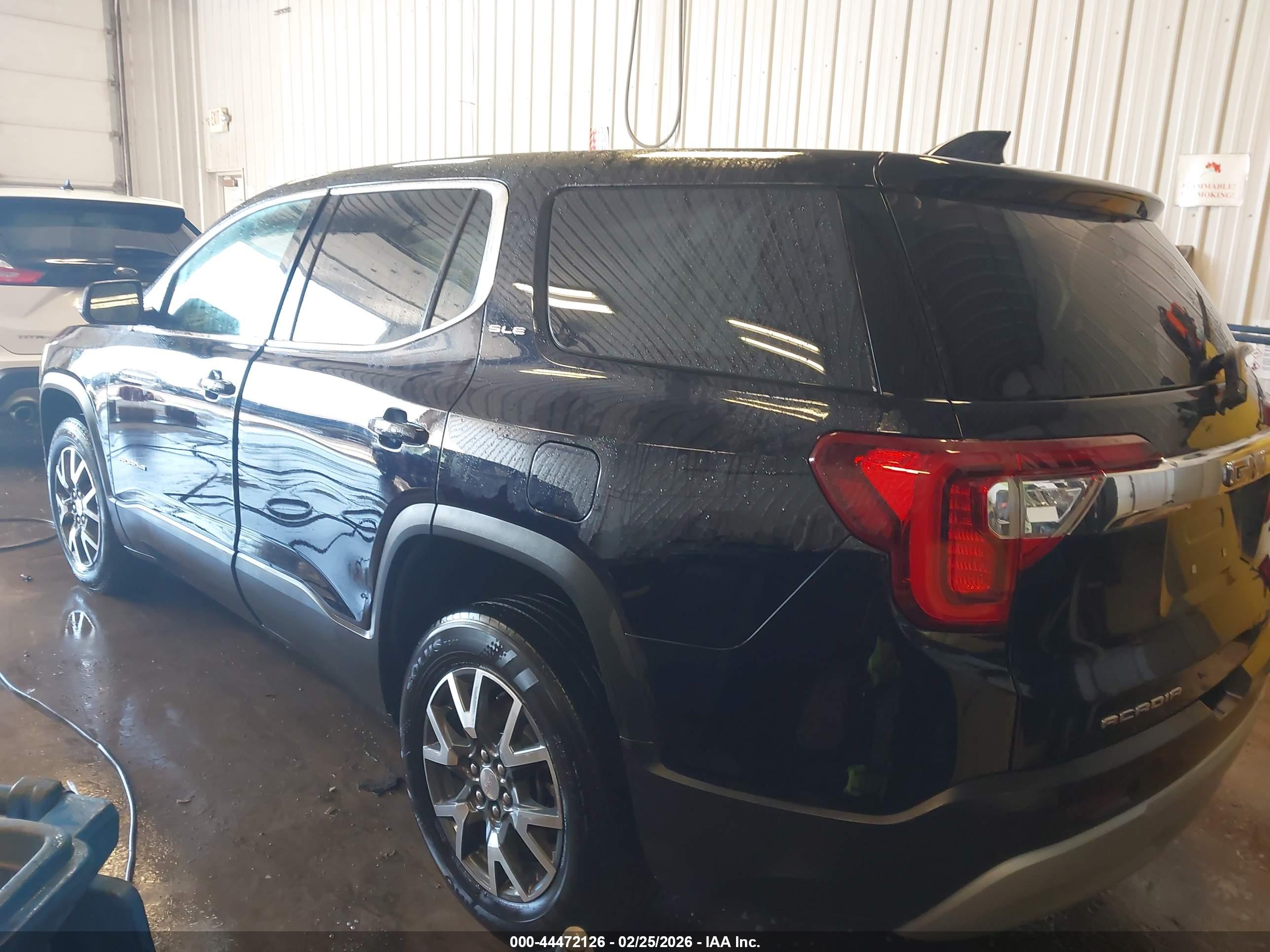 GMC ACADIA image 3