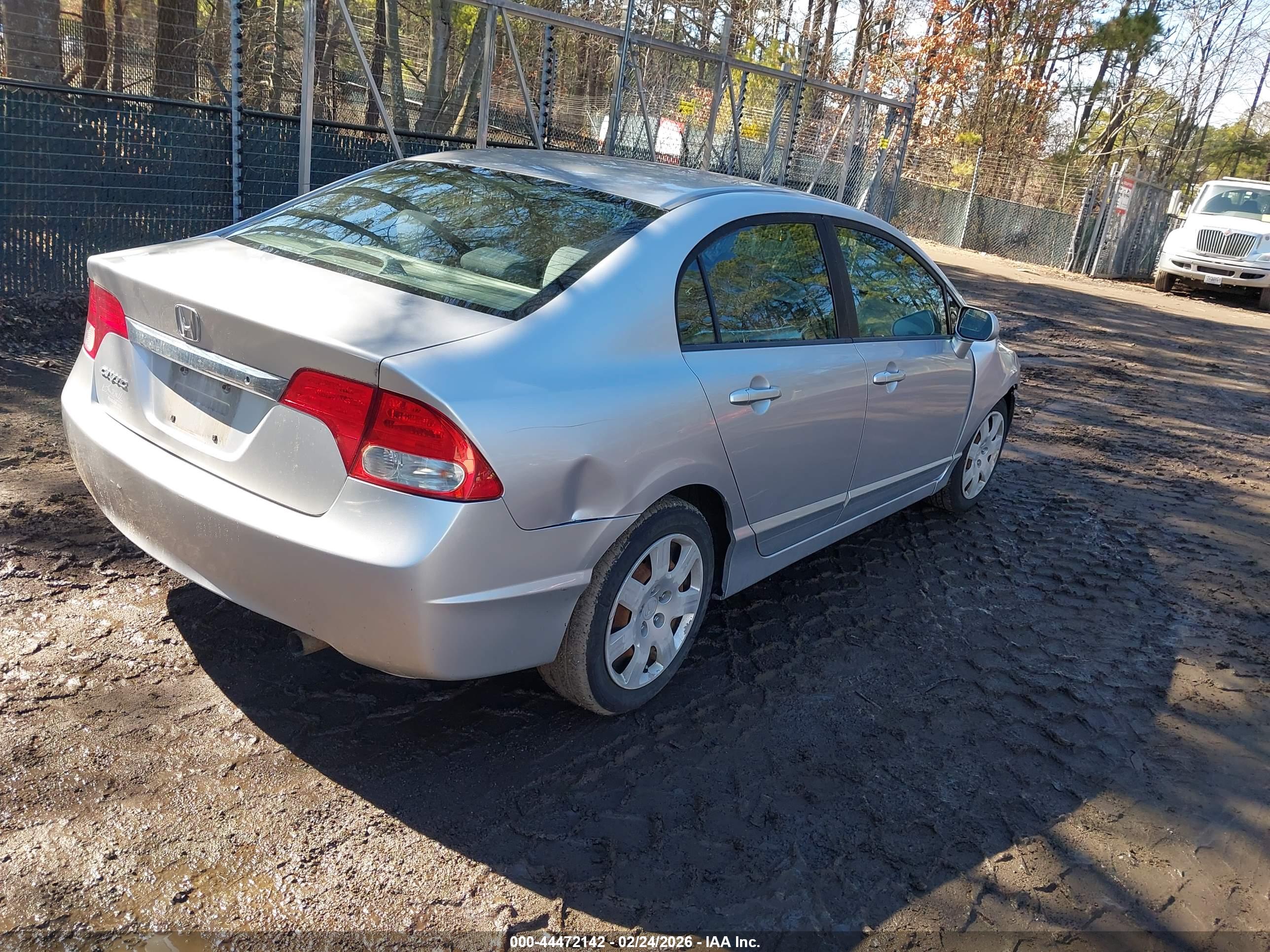 HONDA CIVIC image 4