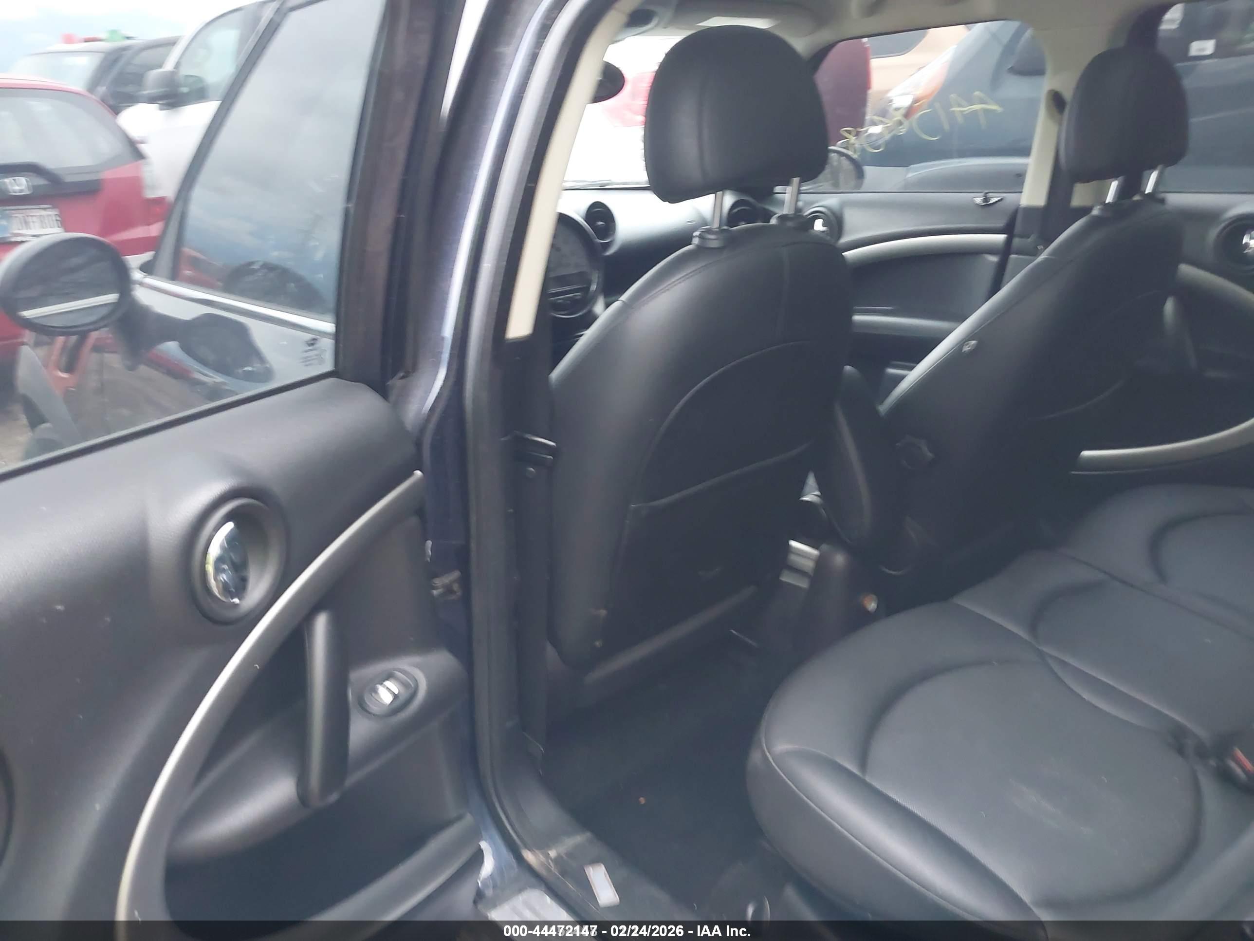 MINI COUNTRYMAN image 8