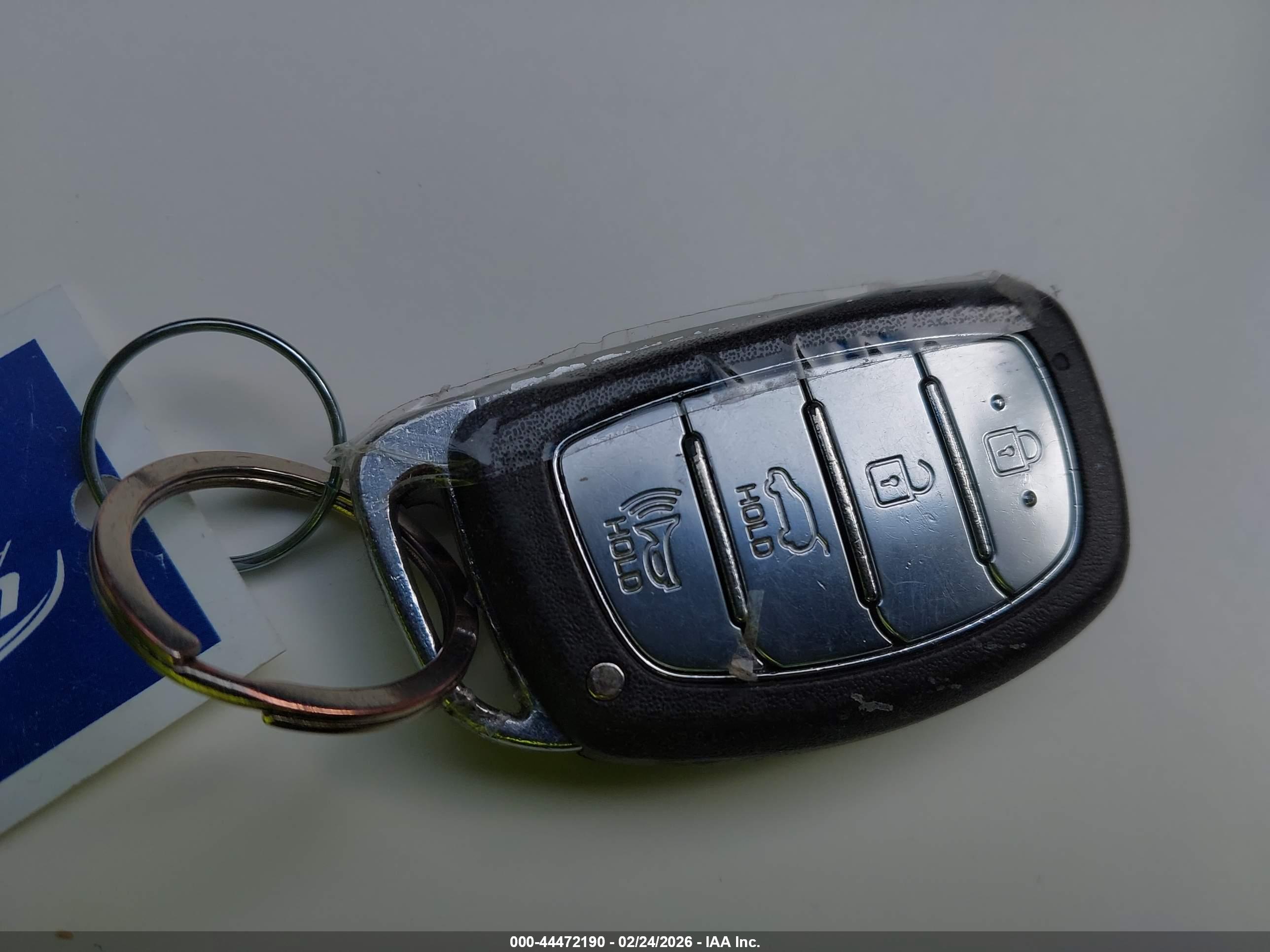 HYUNDAI TUCSON image 11