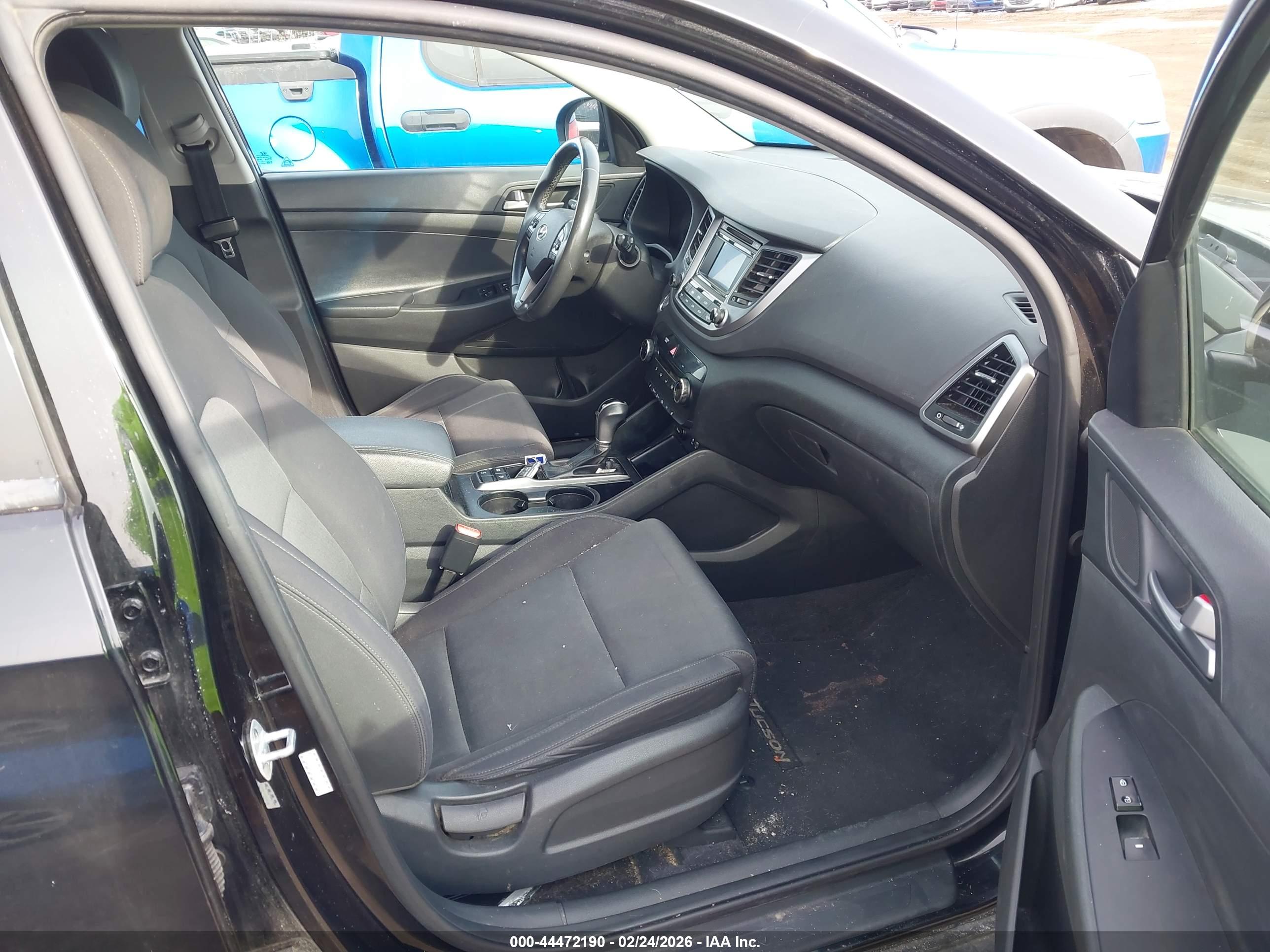 HYUNDAI TUCSON image 5