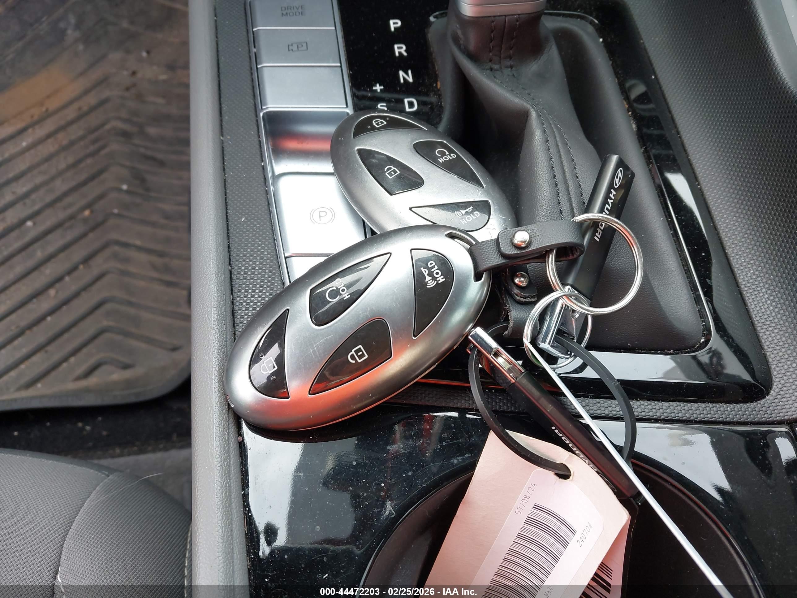 HYUNDAI ELANTRA image 11