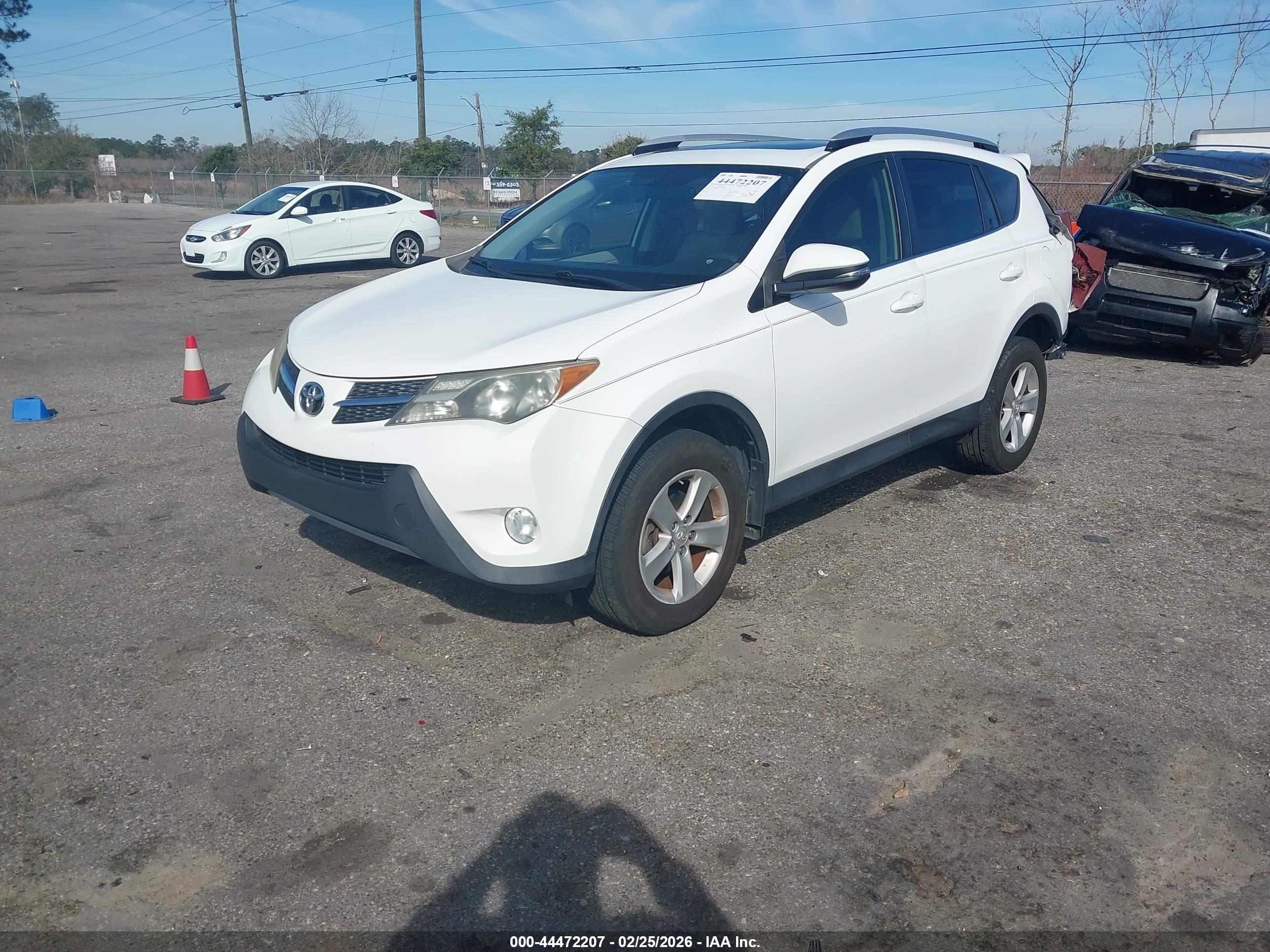 TOYOTA RAV4 image 2