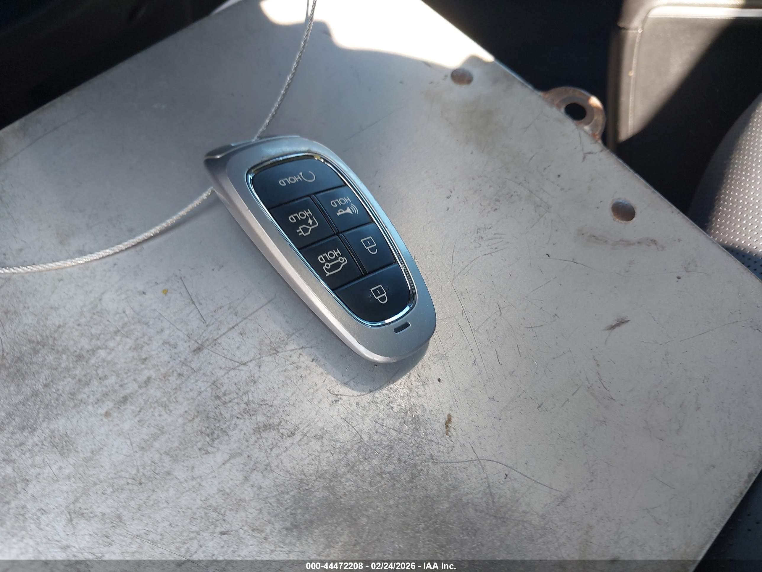 HYUNDAI IONIQ image 11