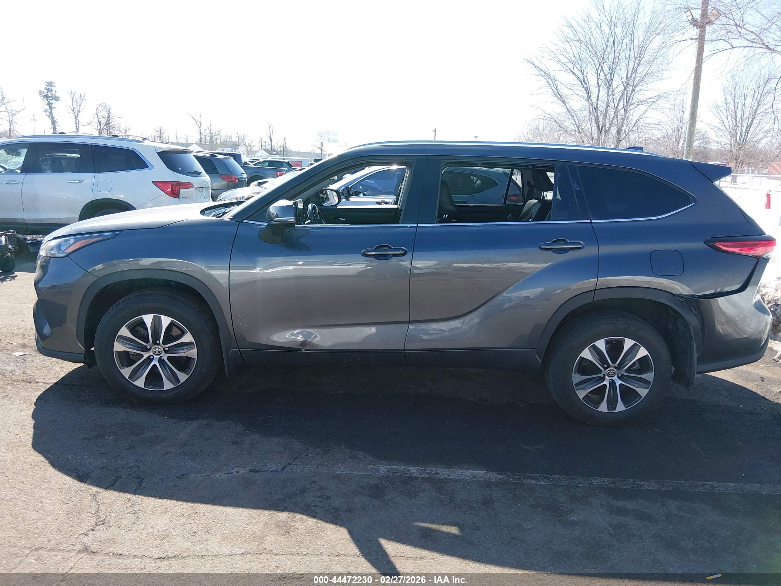 TOYOTA HIGHLANDER image 6