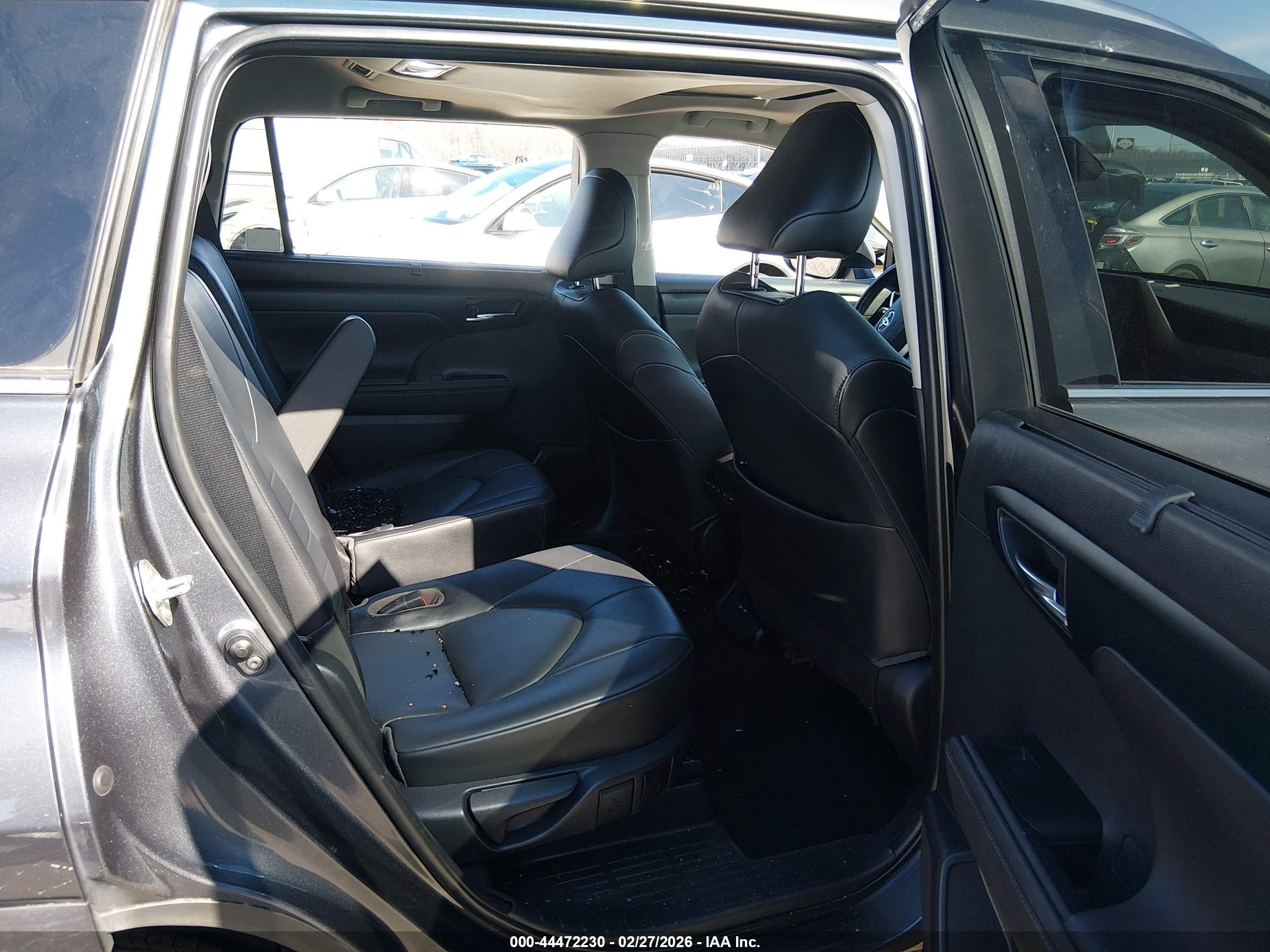TOYOTA HIGHLANDER image 8