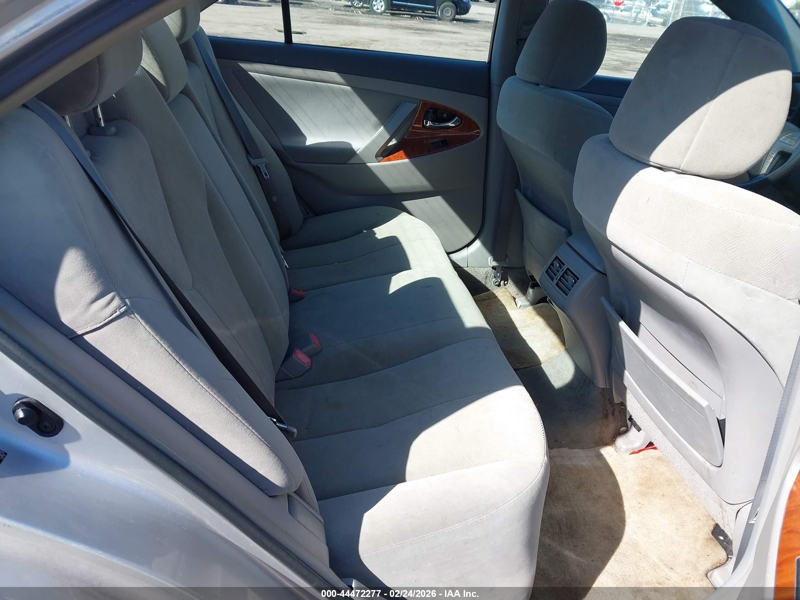 TOYOTA CAMRY image 8