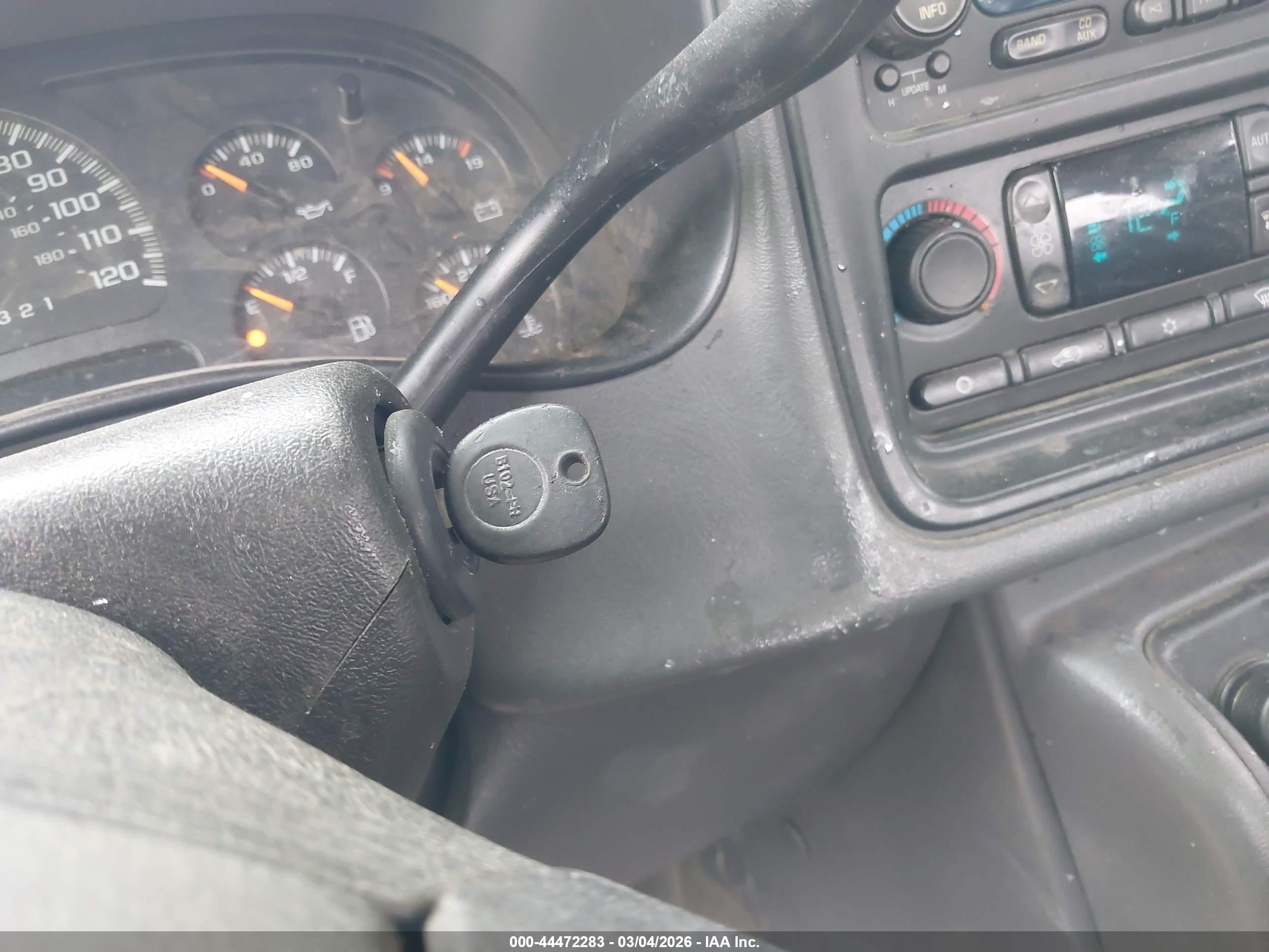 CHEVROLET SILVERADO image 11