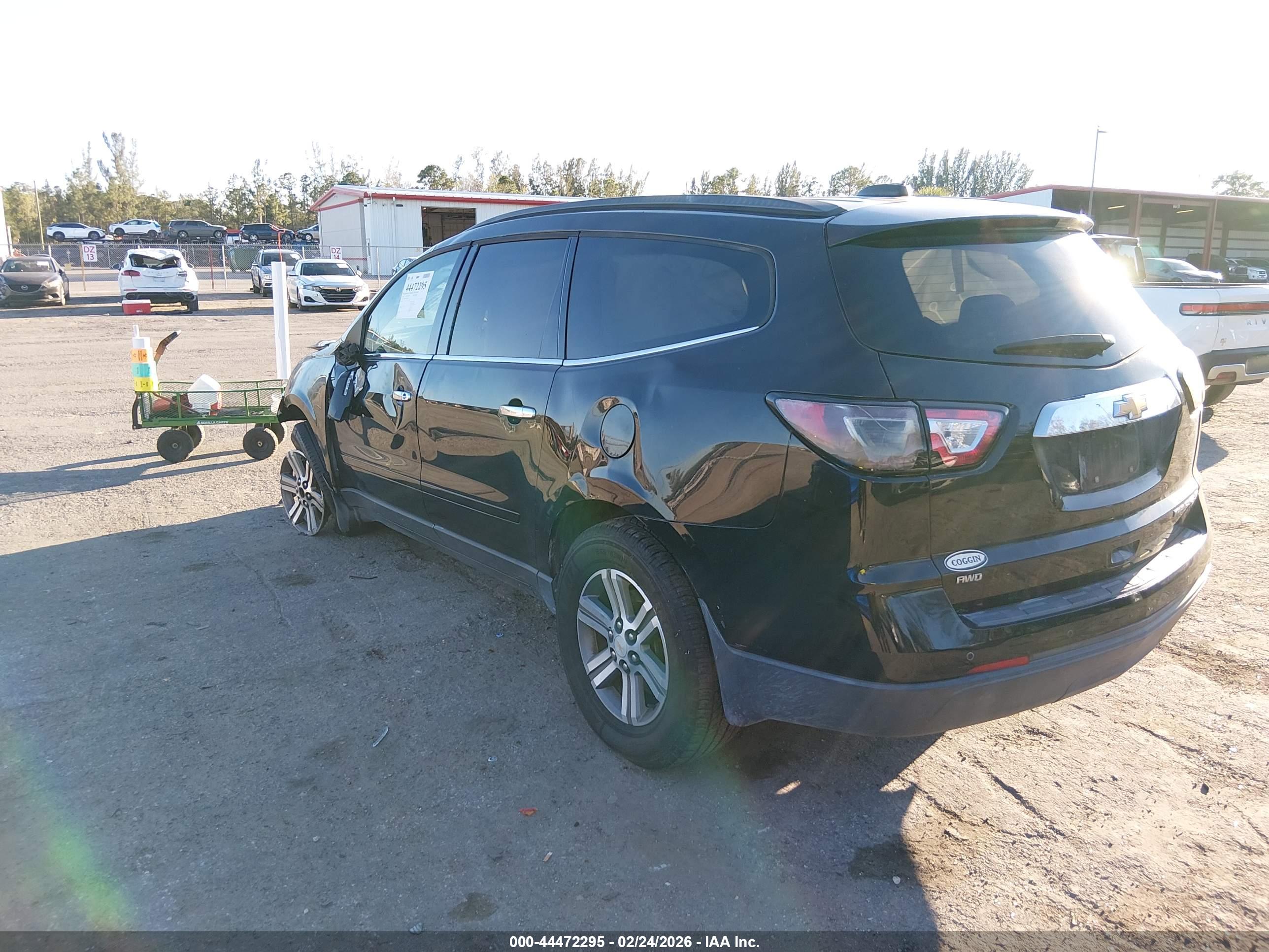 CHEVROLET TRAVERSE image 3