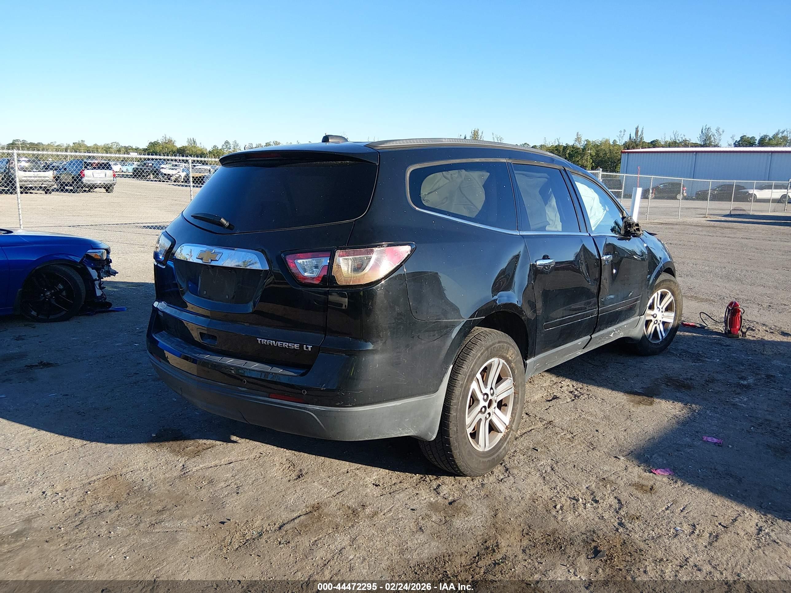 CHEVROLET TRAVERSE image 4