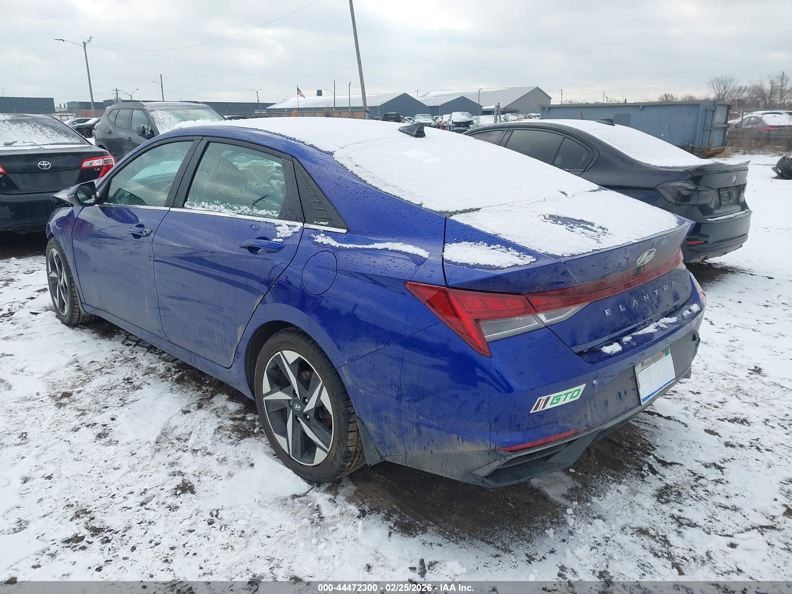 HYUNDAI ELANTRA image 3