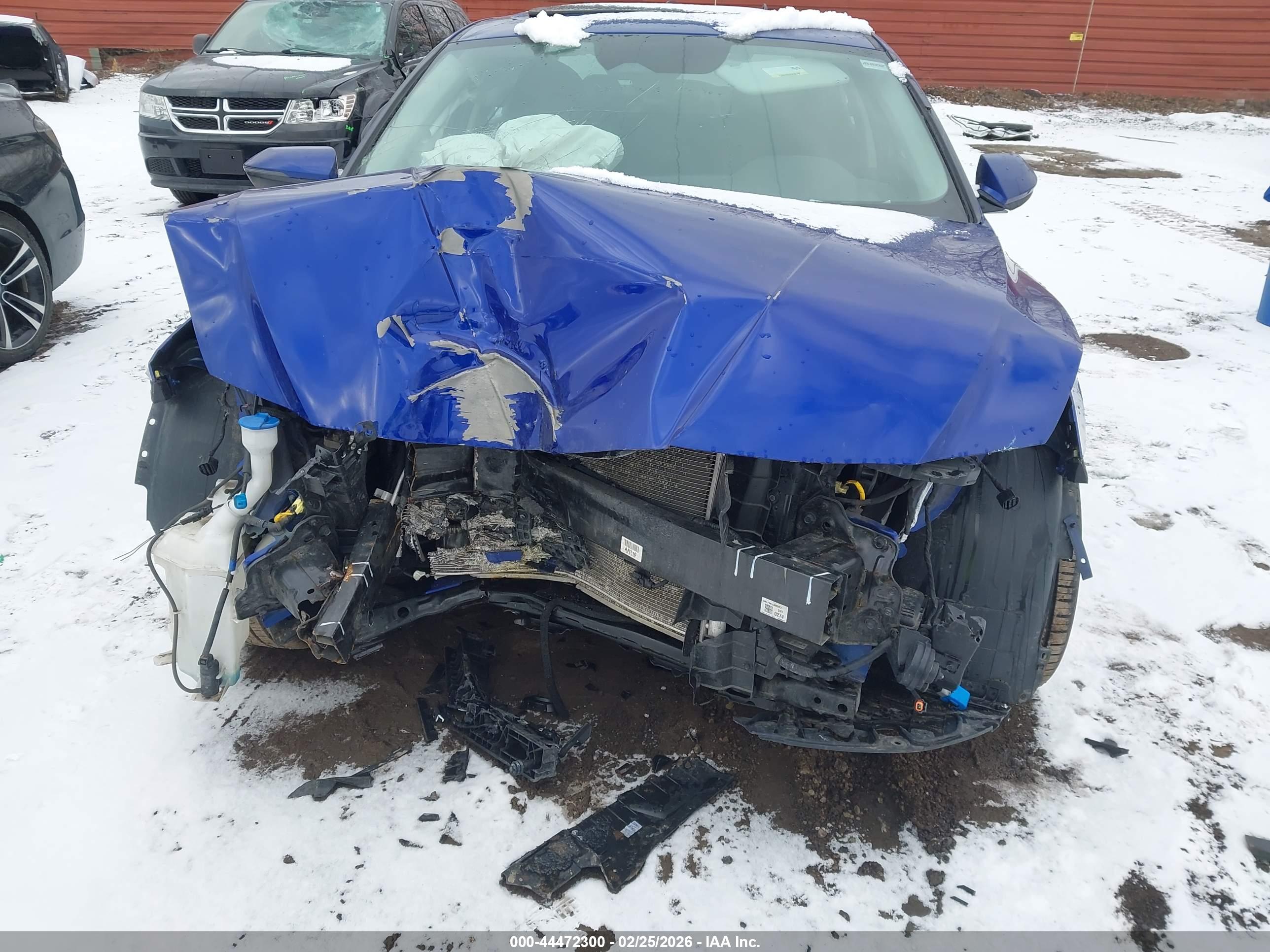 HYUNDAI ELANTRA image 6