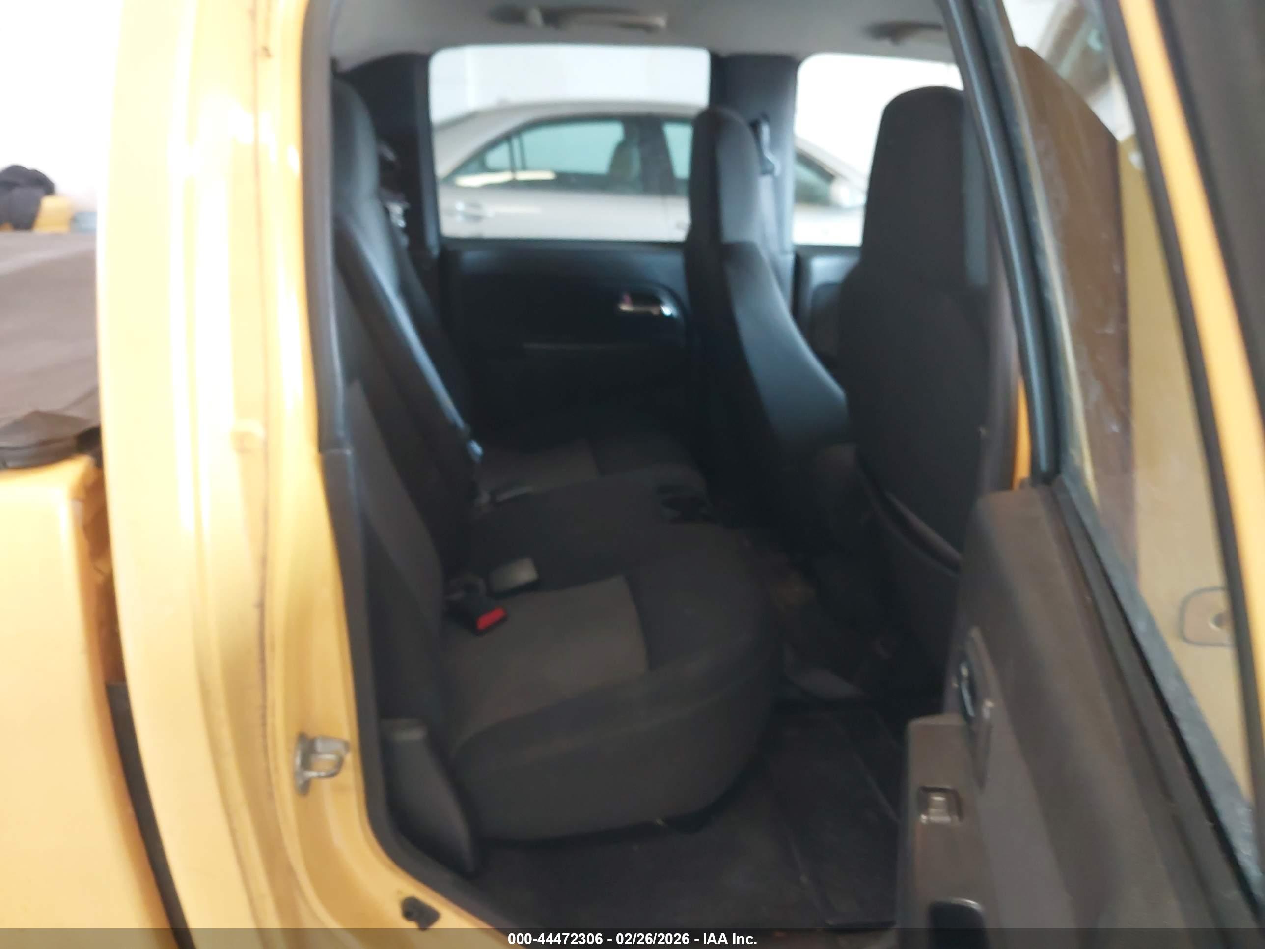 CHEVROLET COLORADO image 8