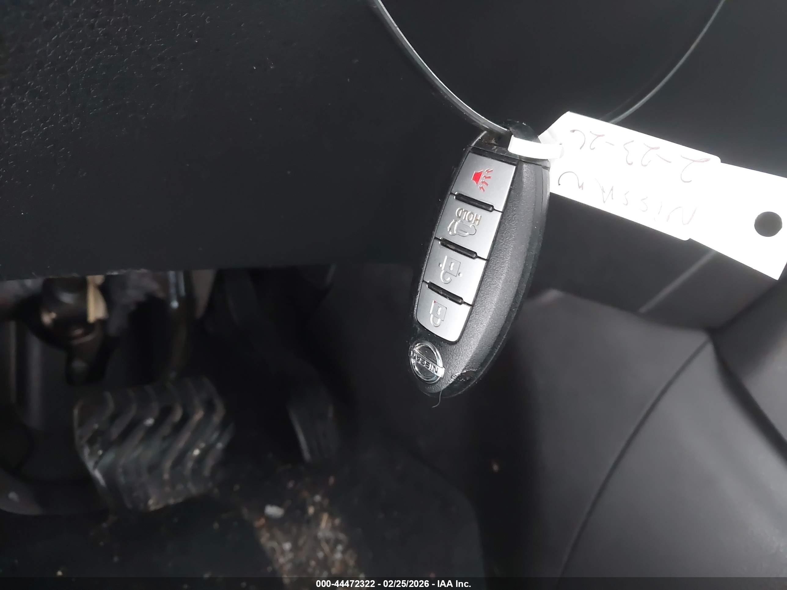 NISSAN ROGUE image 11