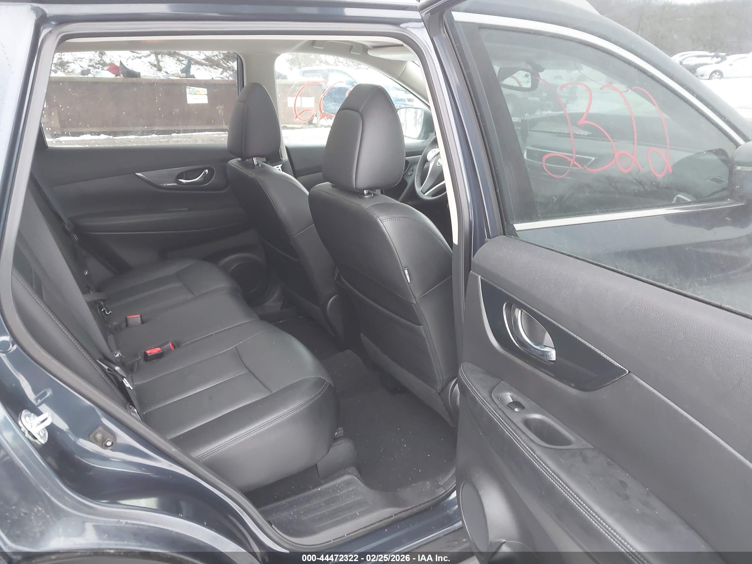 NISSAN ROGUE image 8