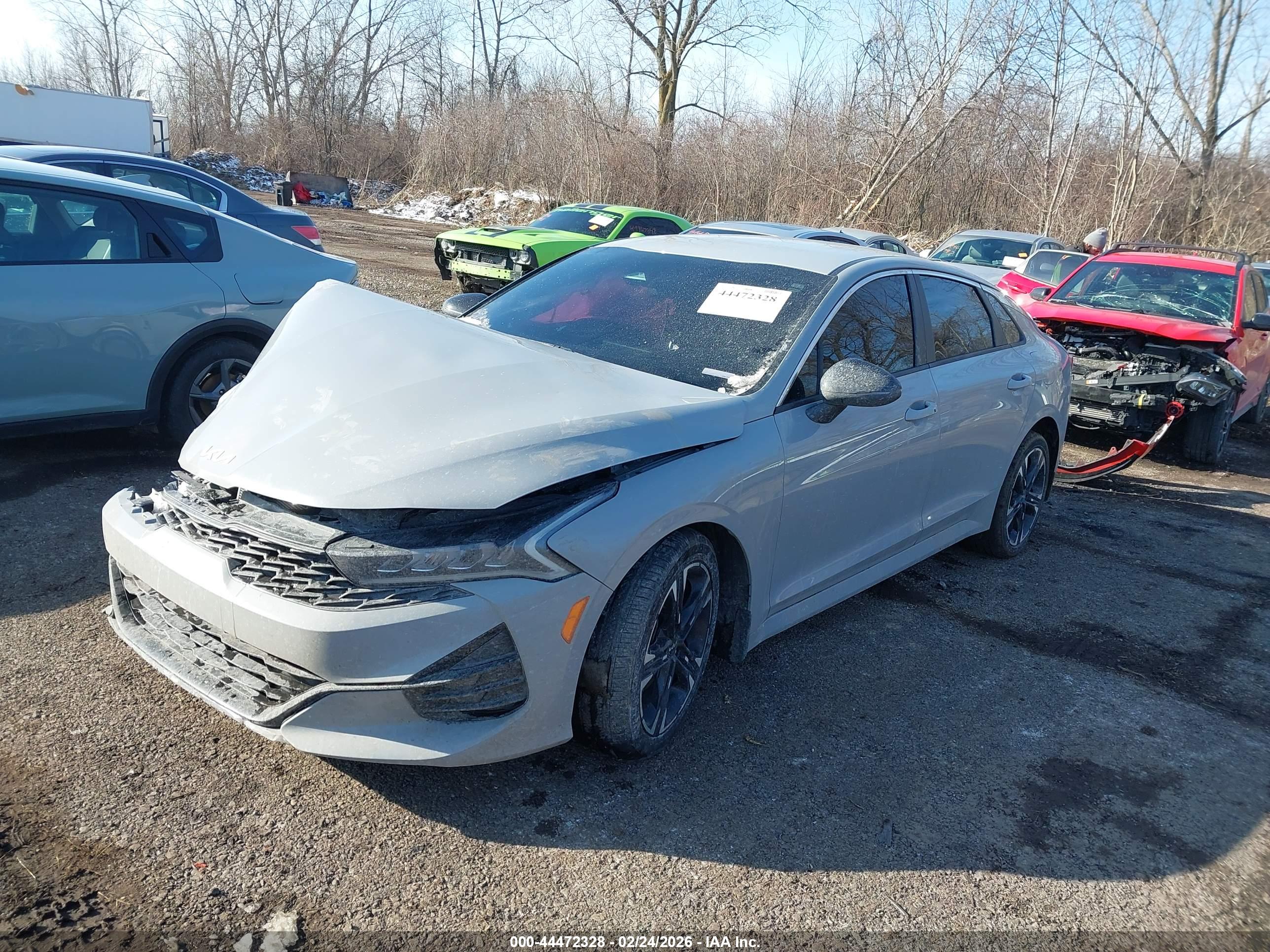KIA K5 image 2