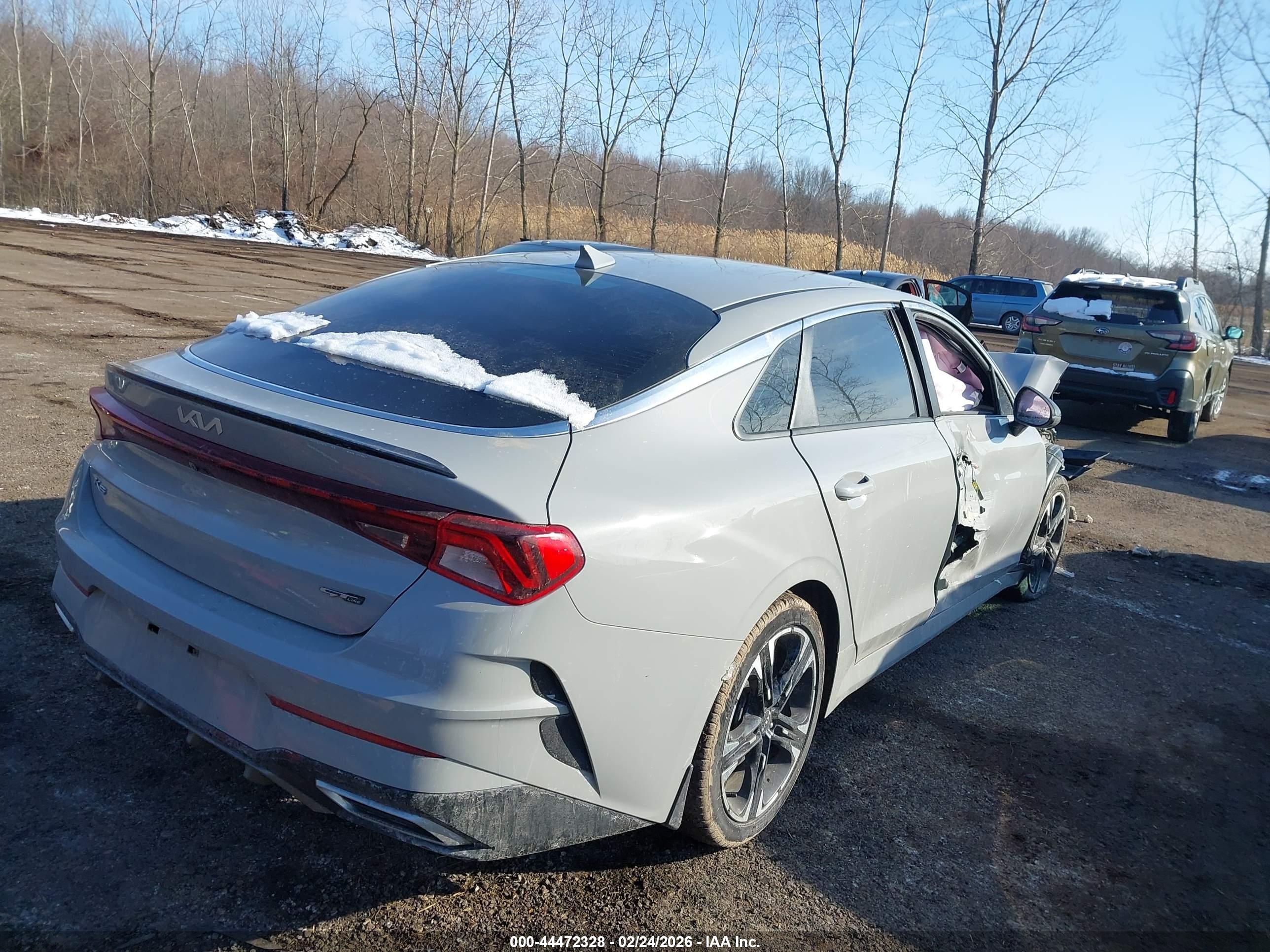 KIA K5 image 4