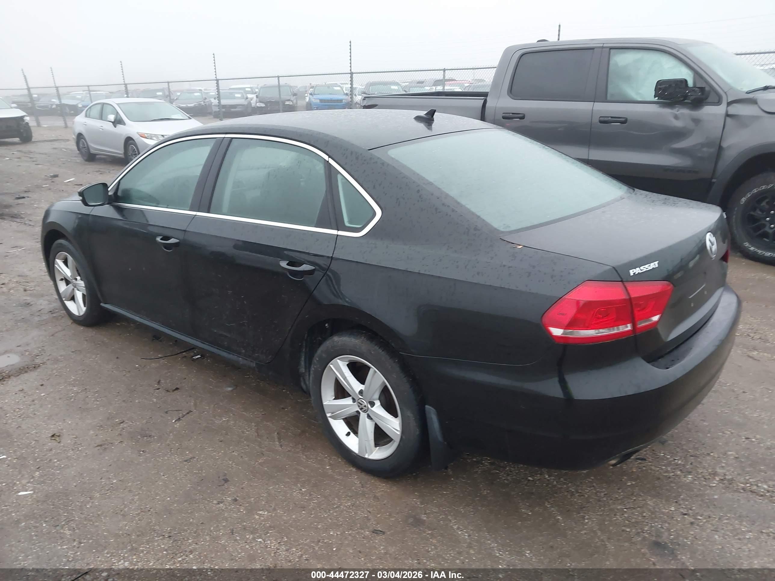 VOLKSWAGEN PASSAT image 3