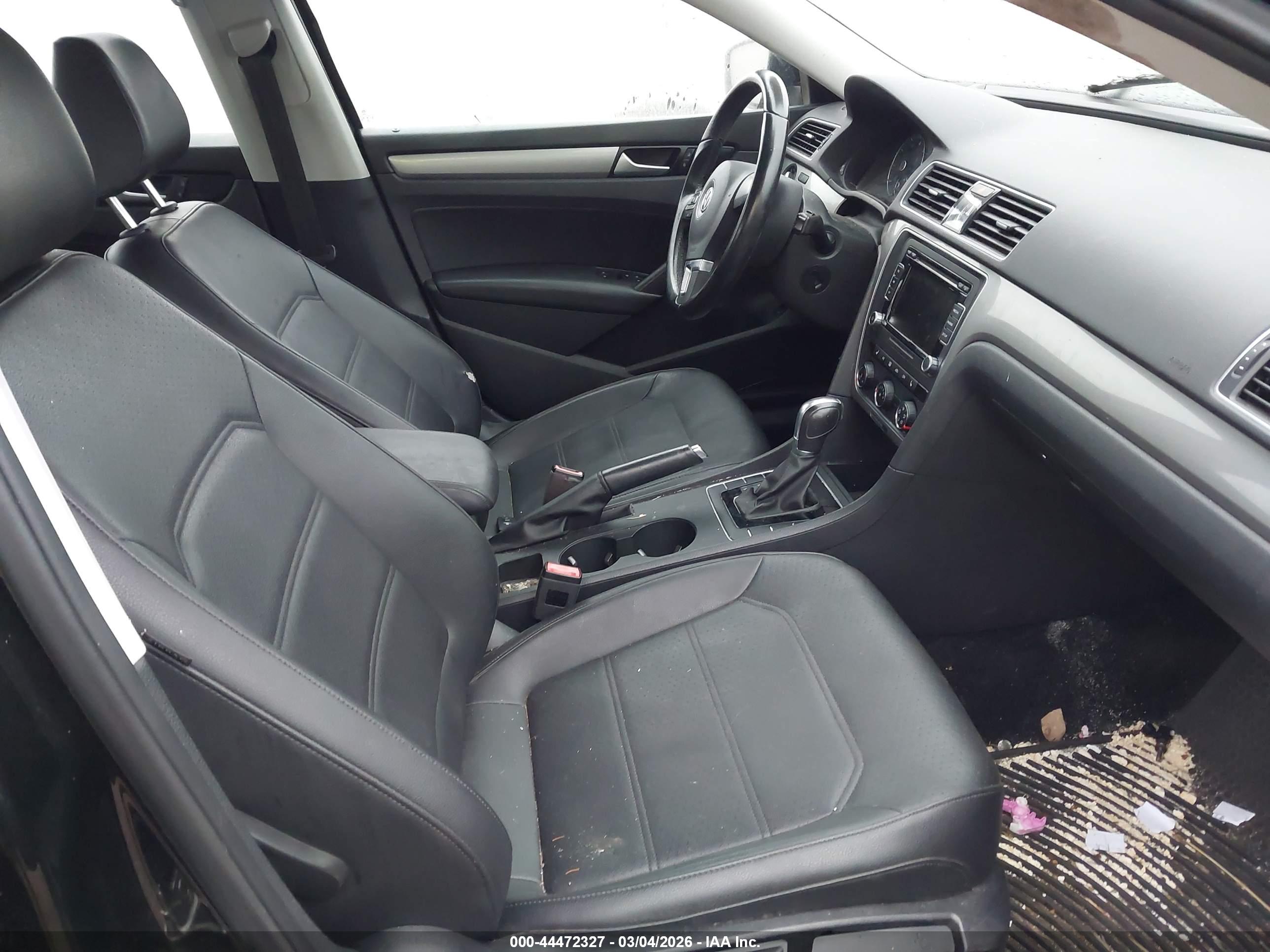 VOLKSWAGEN PASSAT image 5