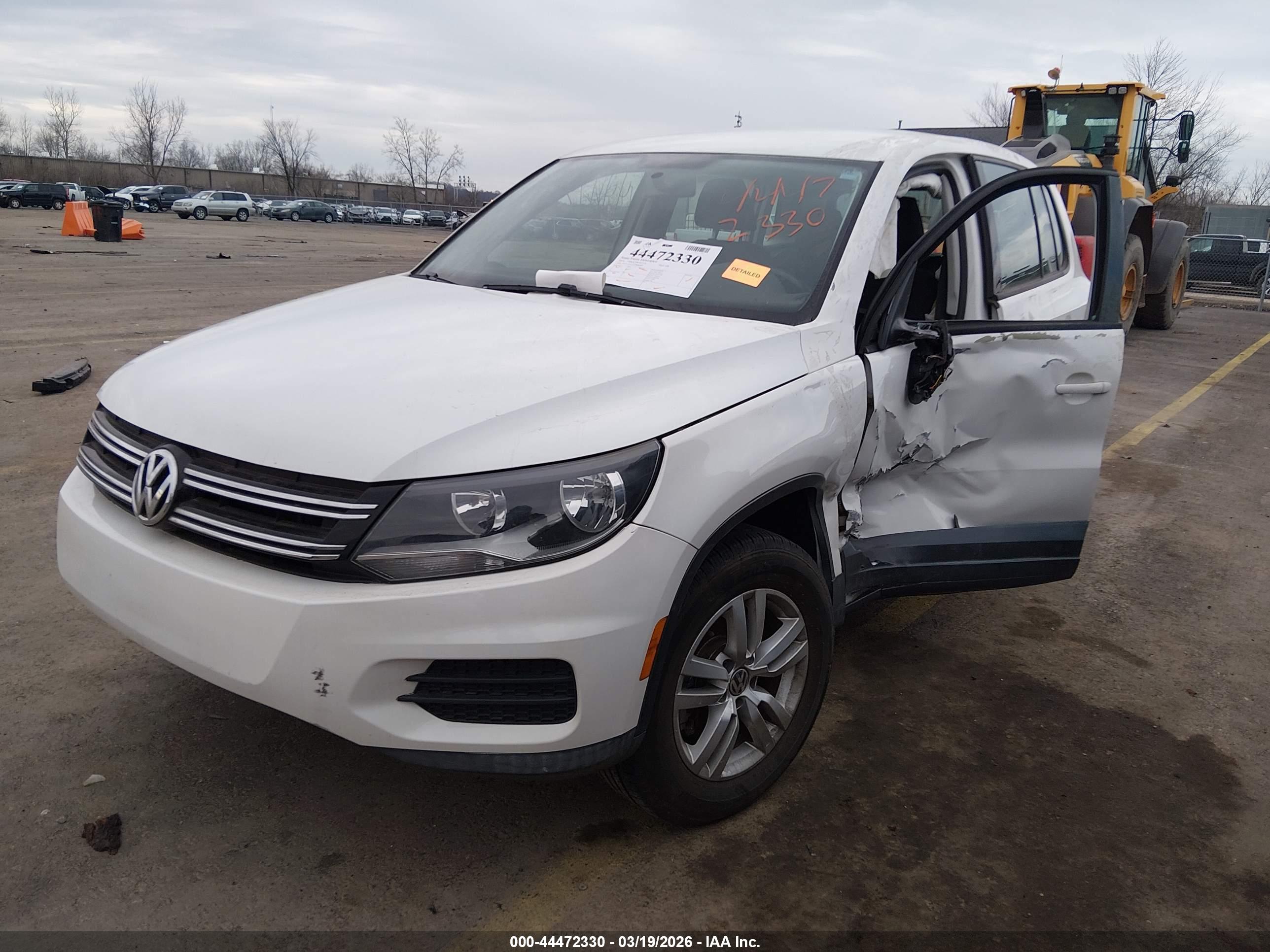 VOLKSWAGEN TIGUAN image 2