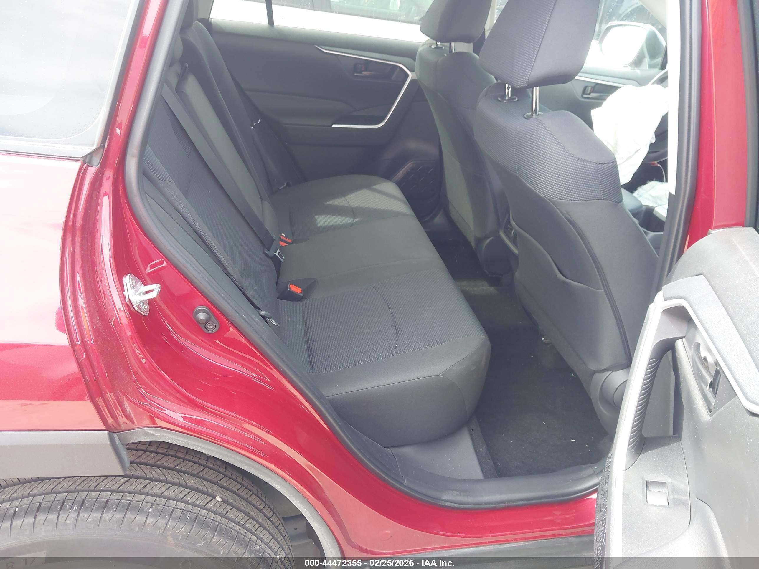 TOYOTA RAV4 image 5