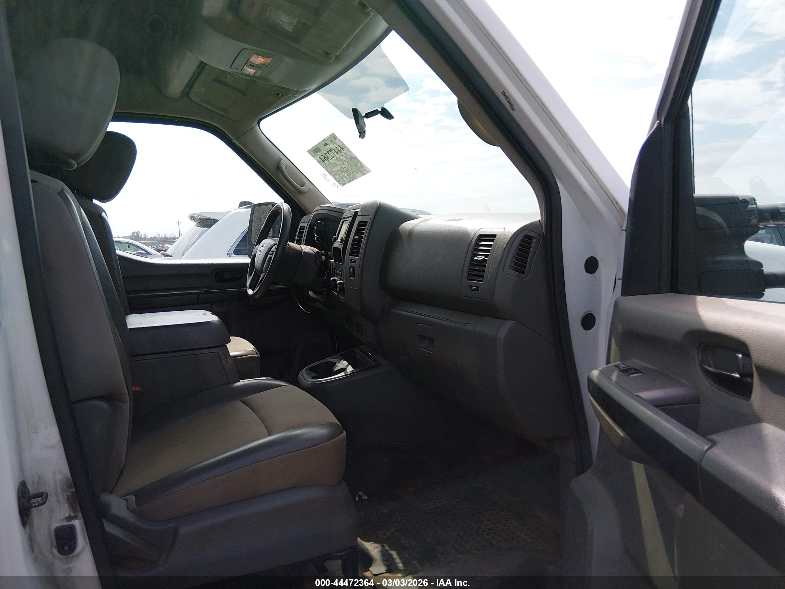NISSAN NV image 5