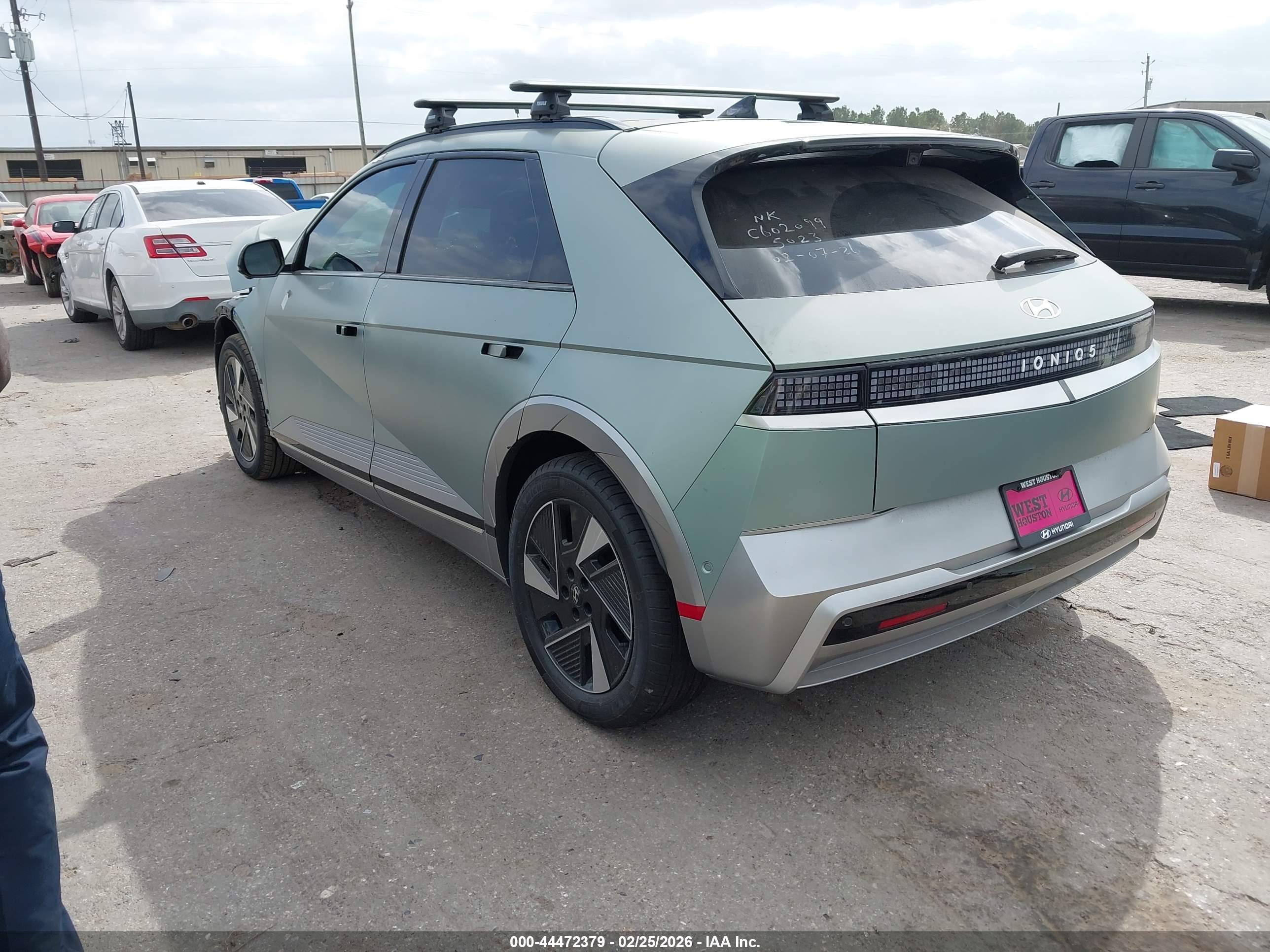 HYUNDAI IONIQ image 3