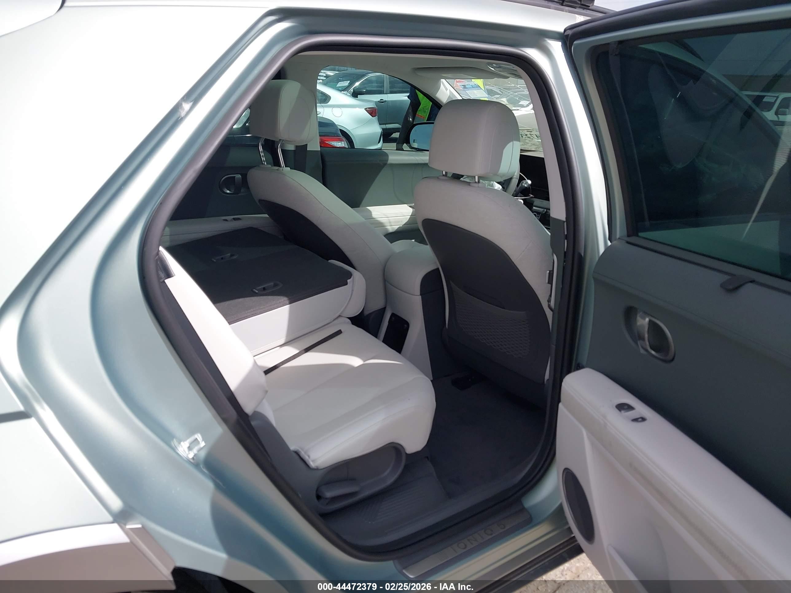 HYUNDAI IONIQ image 8
