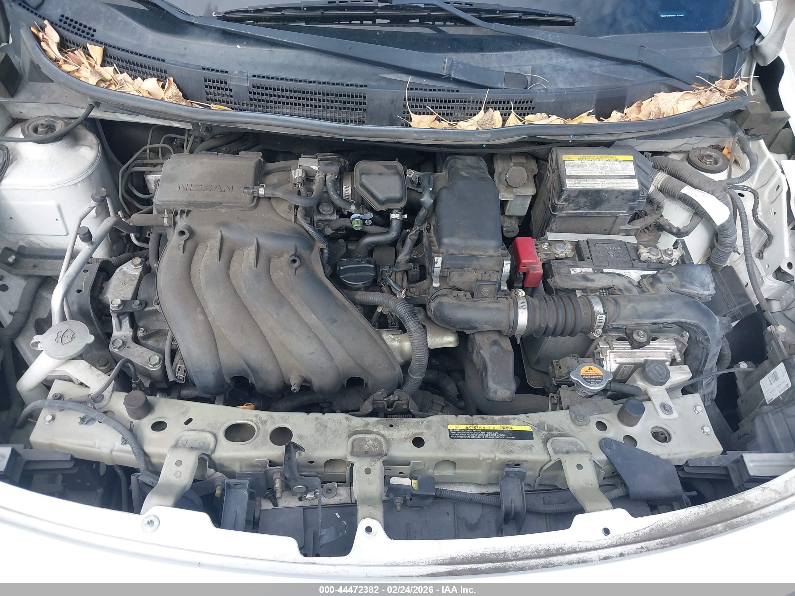 NISSAN VERSA image 10