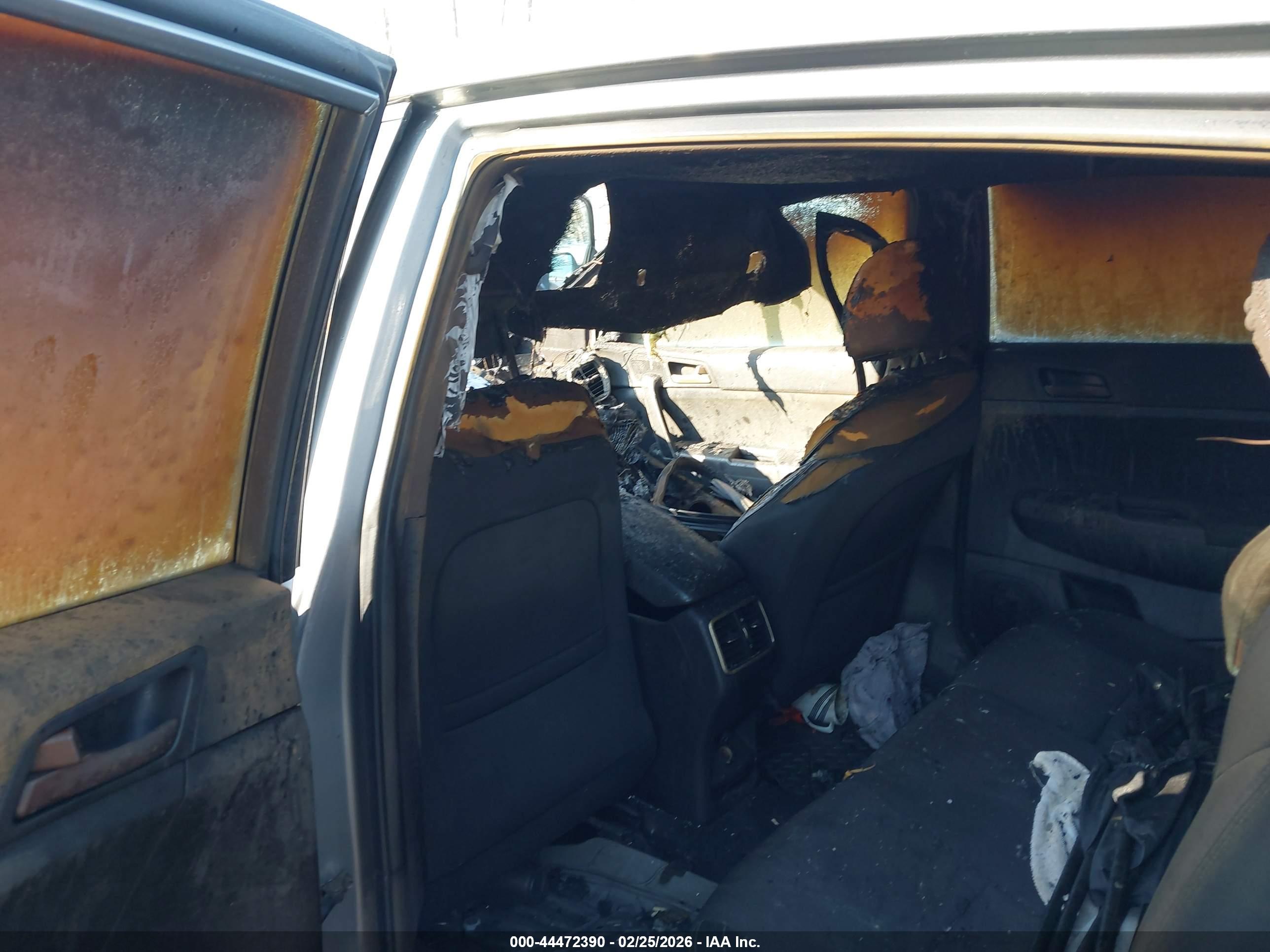 KIA SPORTAGE image 8
